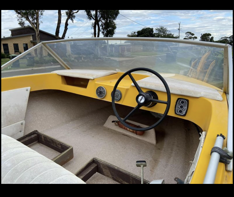 1985 CARIBBEAN SKI BOAT