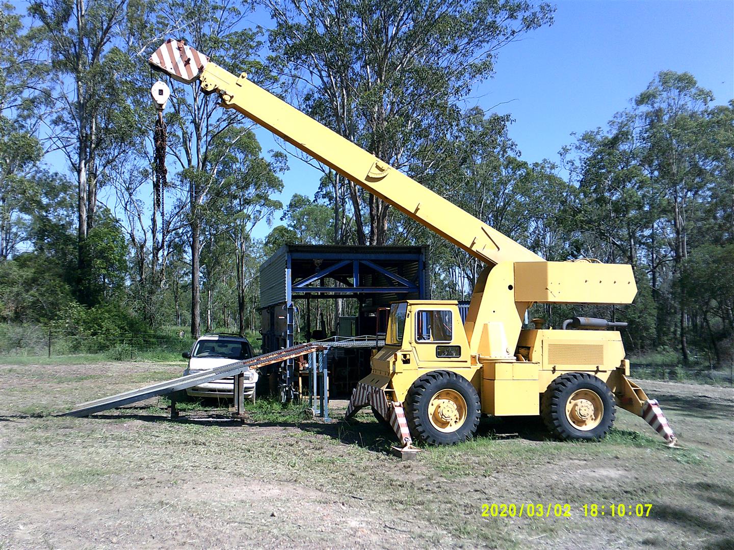 ALL-TERRAIN 4WD COLES 12-TONNE CRANE