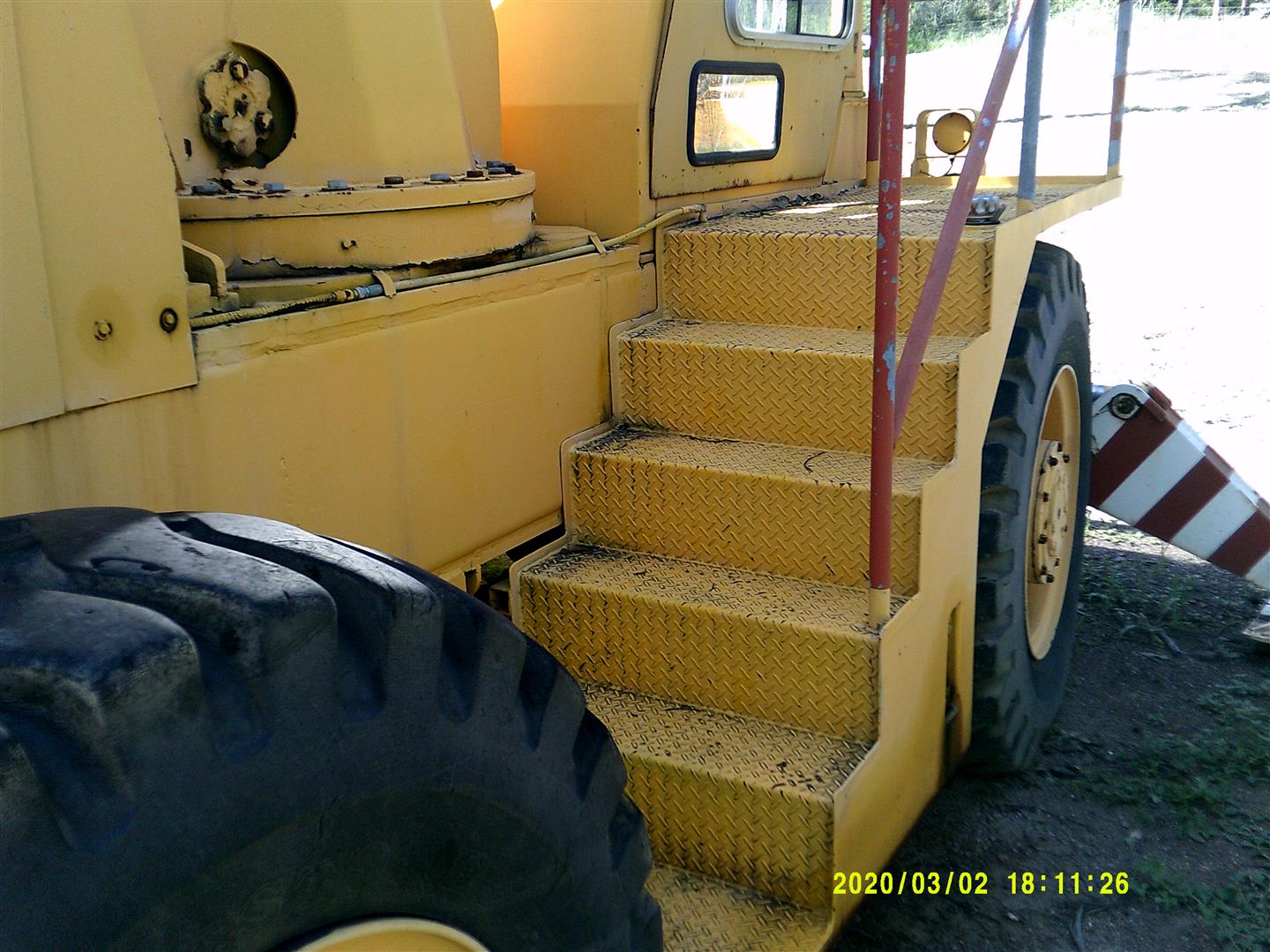ALL-TERRAIN 4WD COLES 12-TONNE CRANE