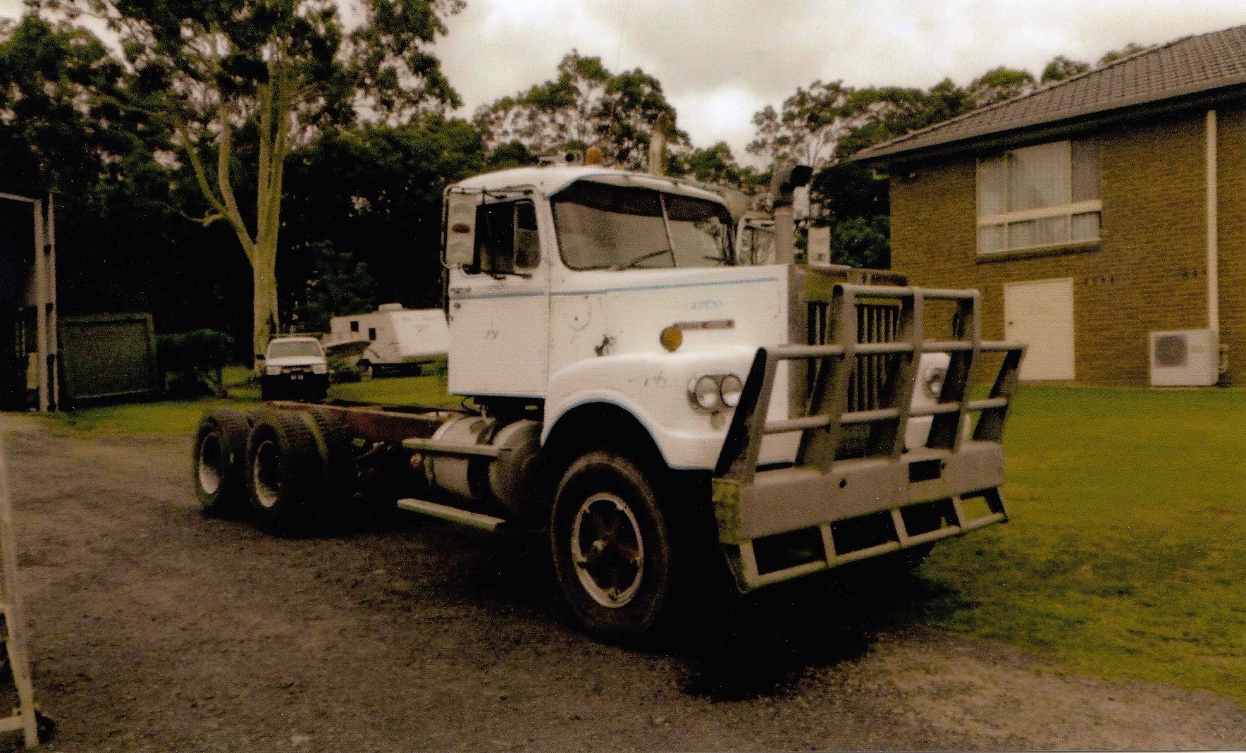 1976 WHITE 4000 TRUCK