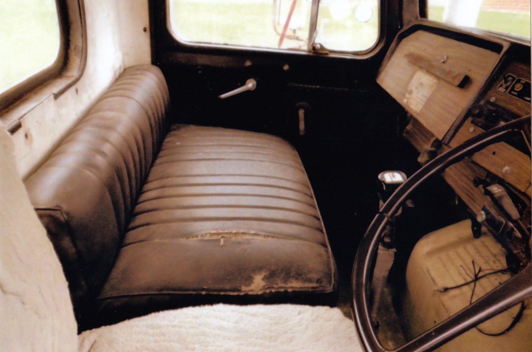 1976 WHITE 4000 TRUCK
