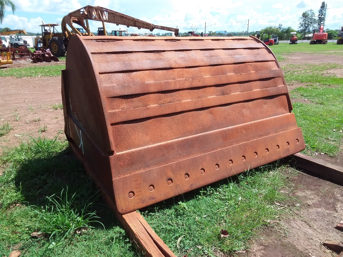 Tilt Mud Bucket