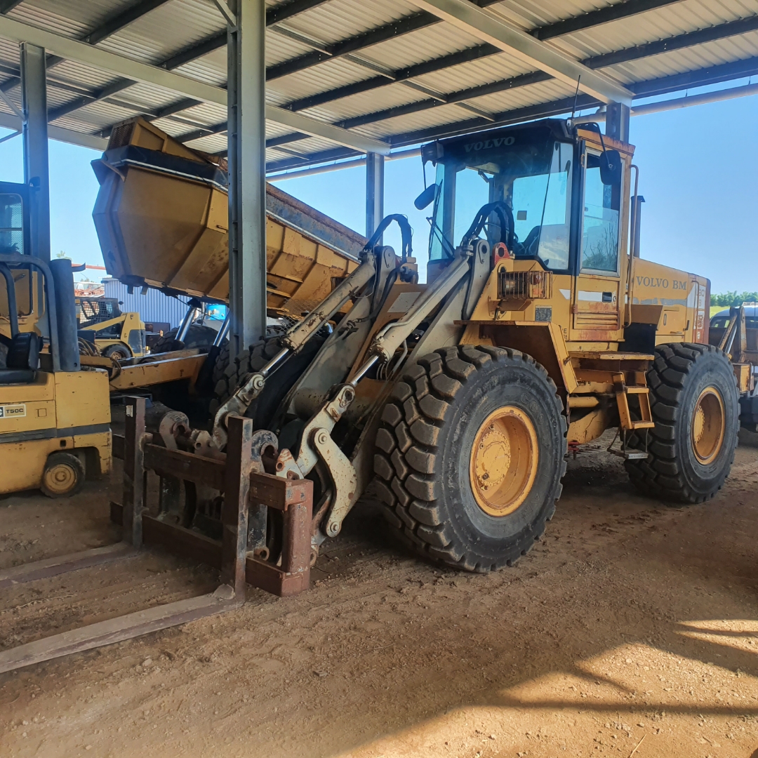 VOLVO L90 LOADER