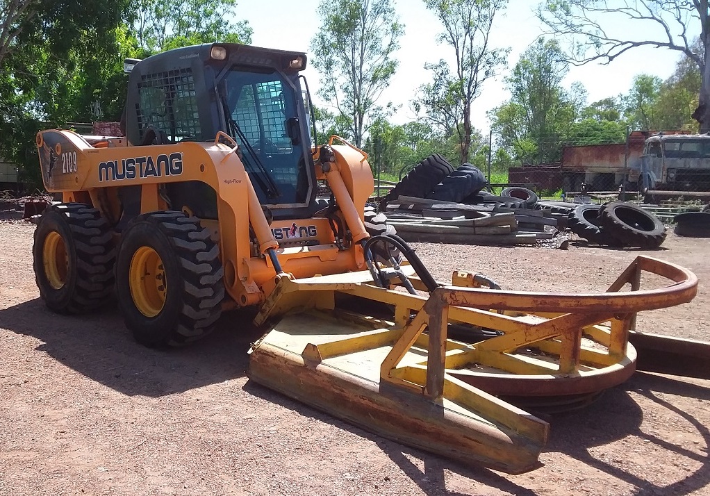 Mustang 2109 Skid Steer