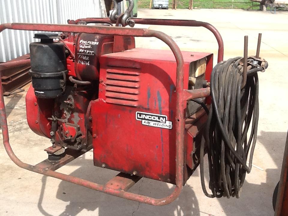 LINCOLN LOMBARDINI DIESEL WELDER/GENERATOR