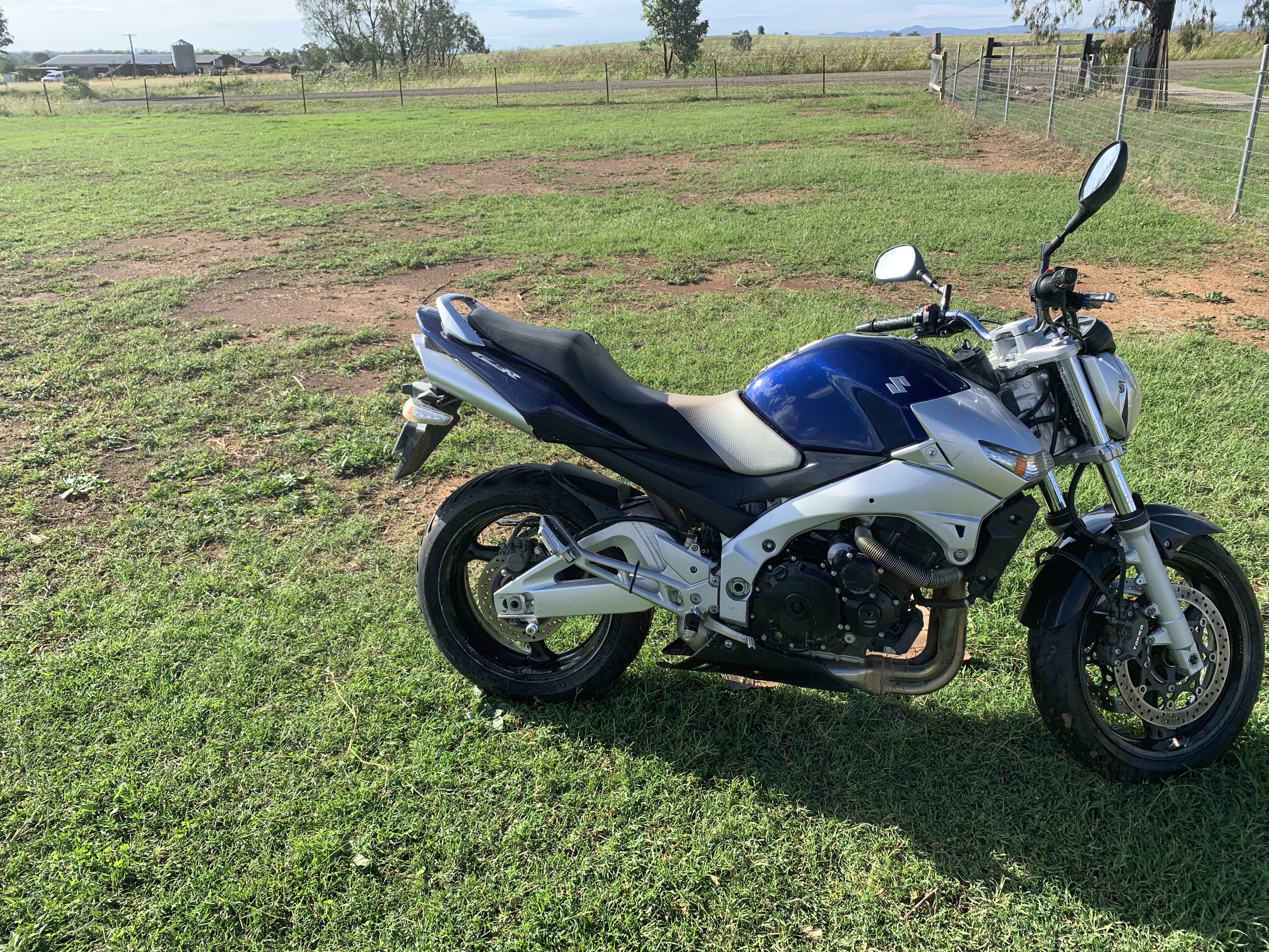 2006 SUZUKI GSR600 ROAD