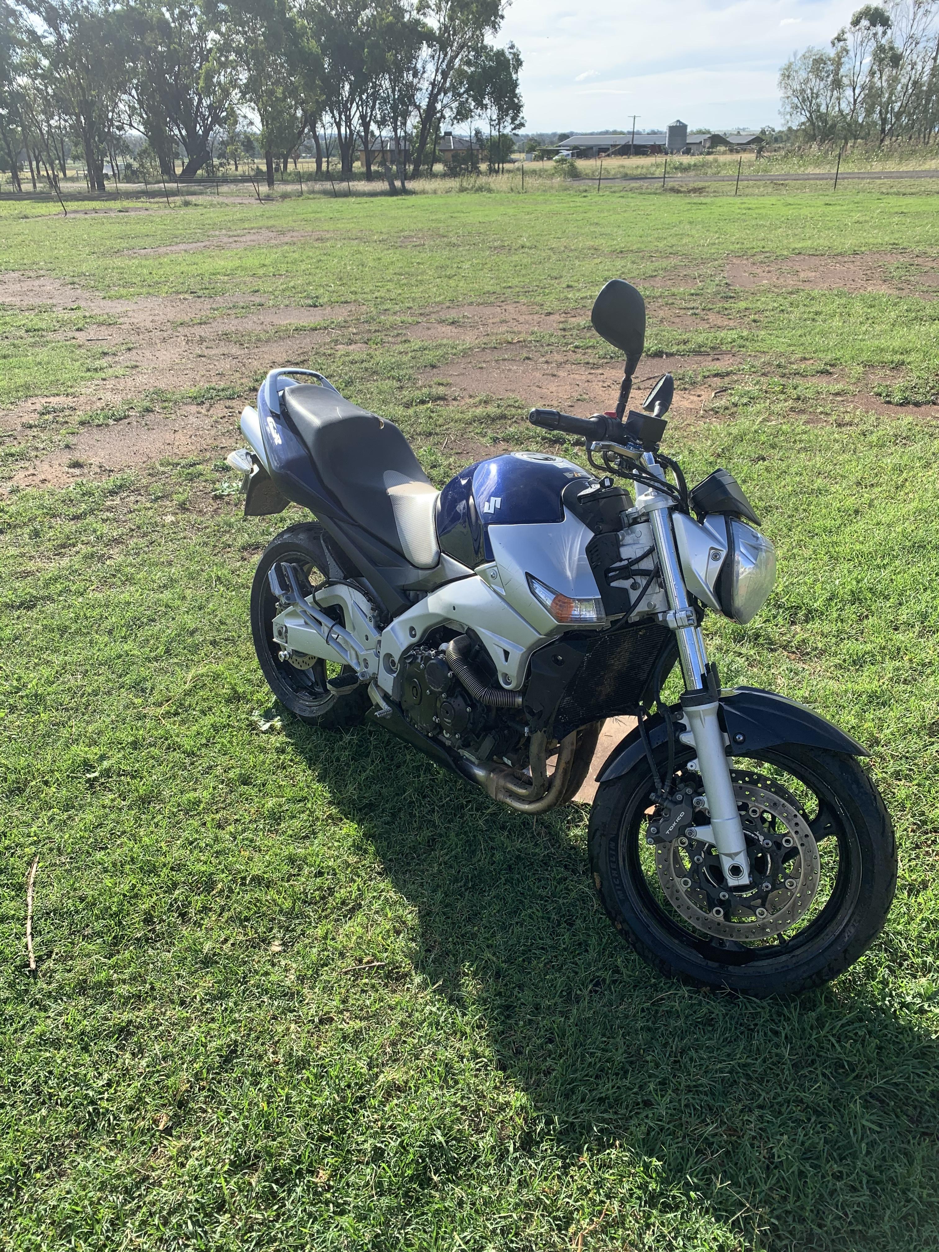 2006 SUZUKI GSR600 ROAD