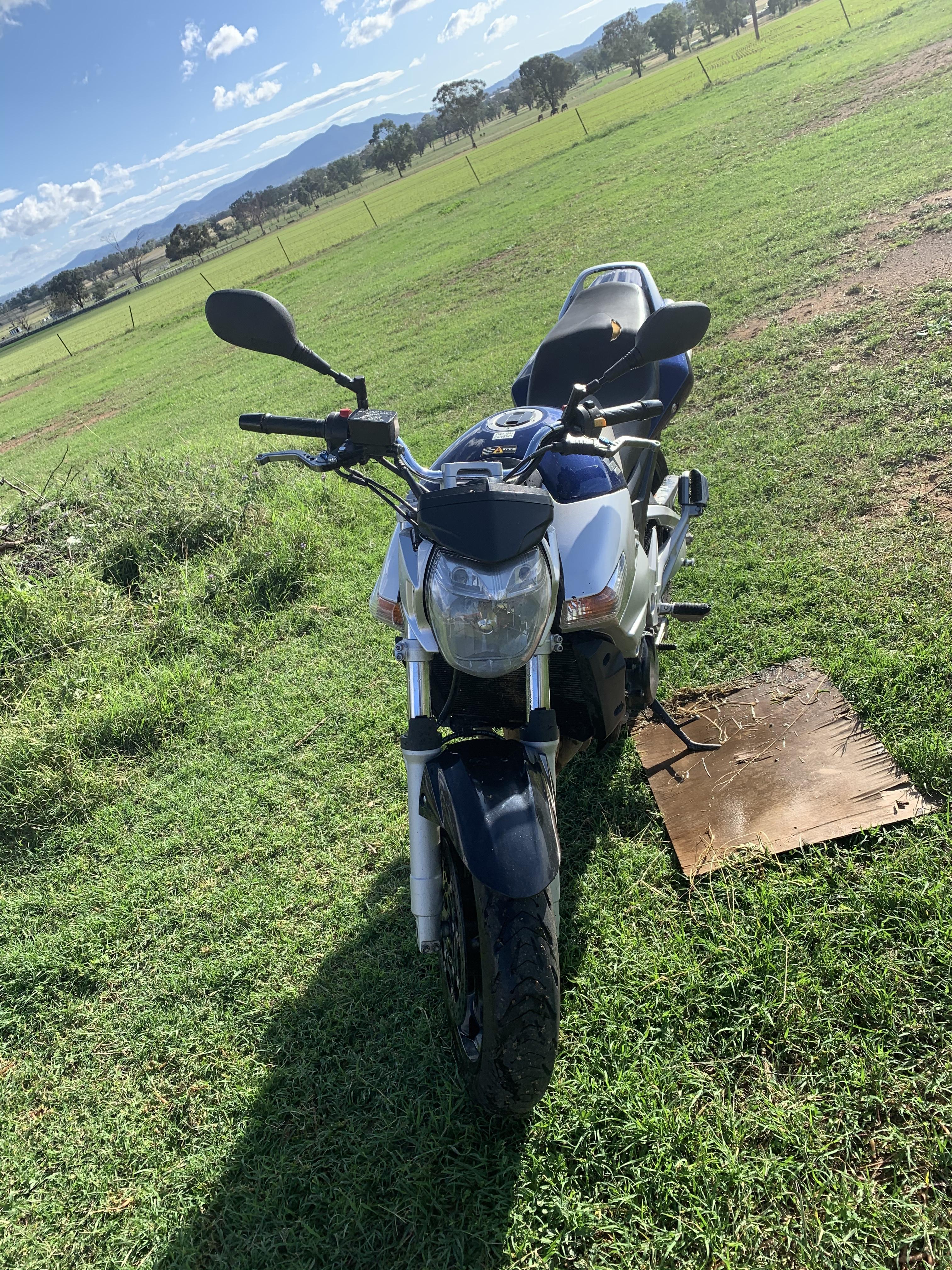 2006 SUZUKI GSR600 ROAD