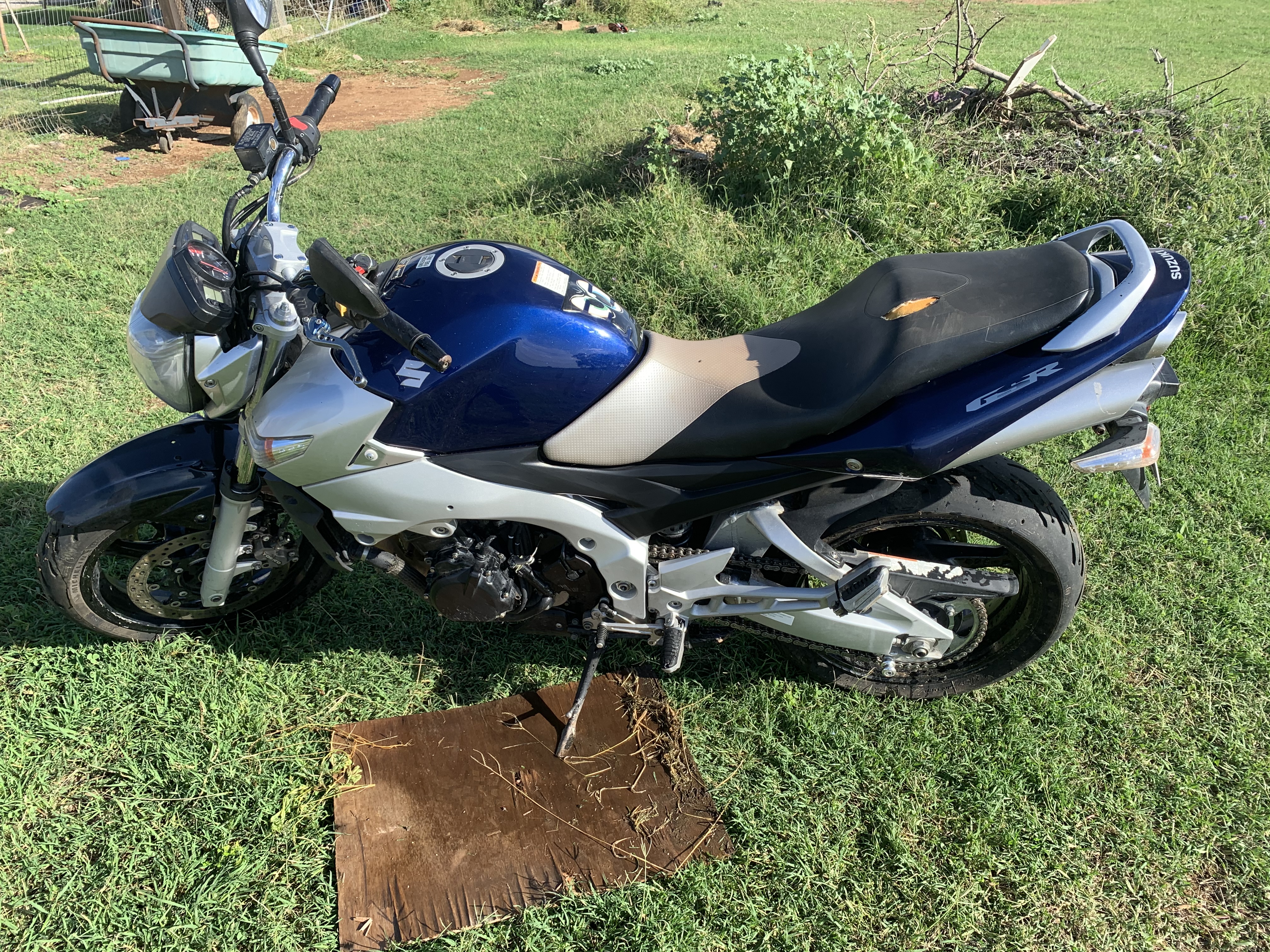 2006 SUZUKI GSR600 ROAD