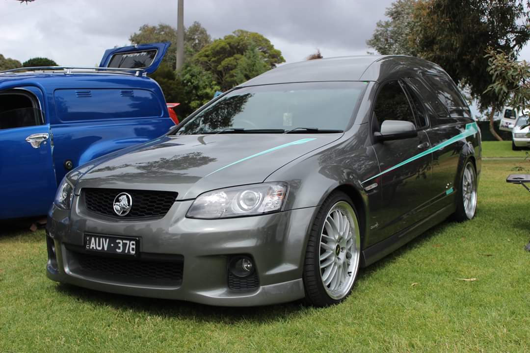 2010 HOLDEN COMMODORE SS V SANDMAN
