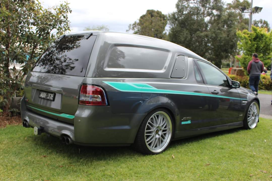 2010 HOLDEN COMMODORE SS V SANDMAN