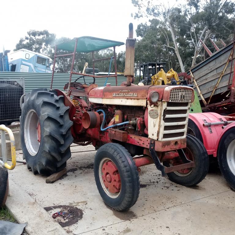 International A554 Tractor