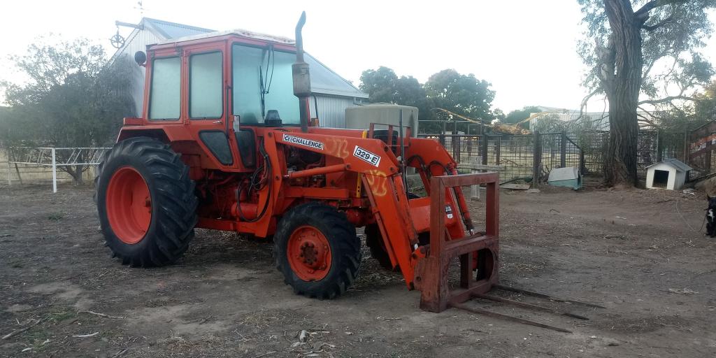 Bolaris 1120 FEL Tractor