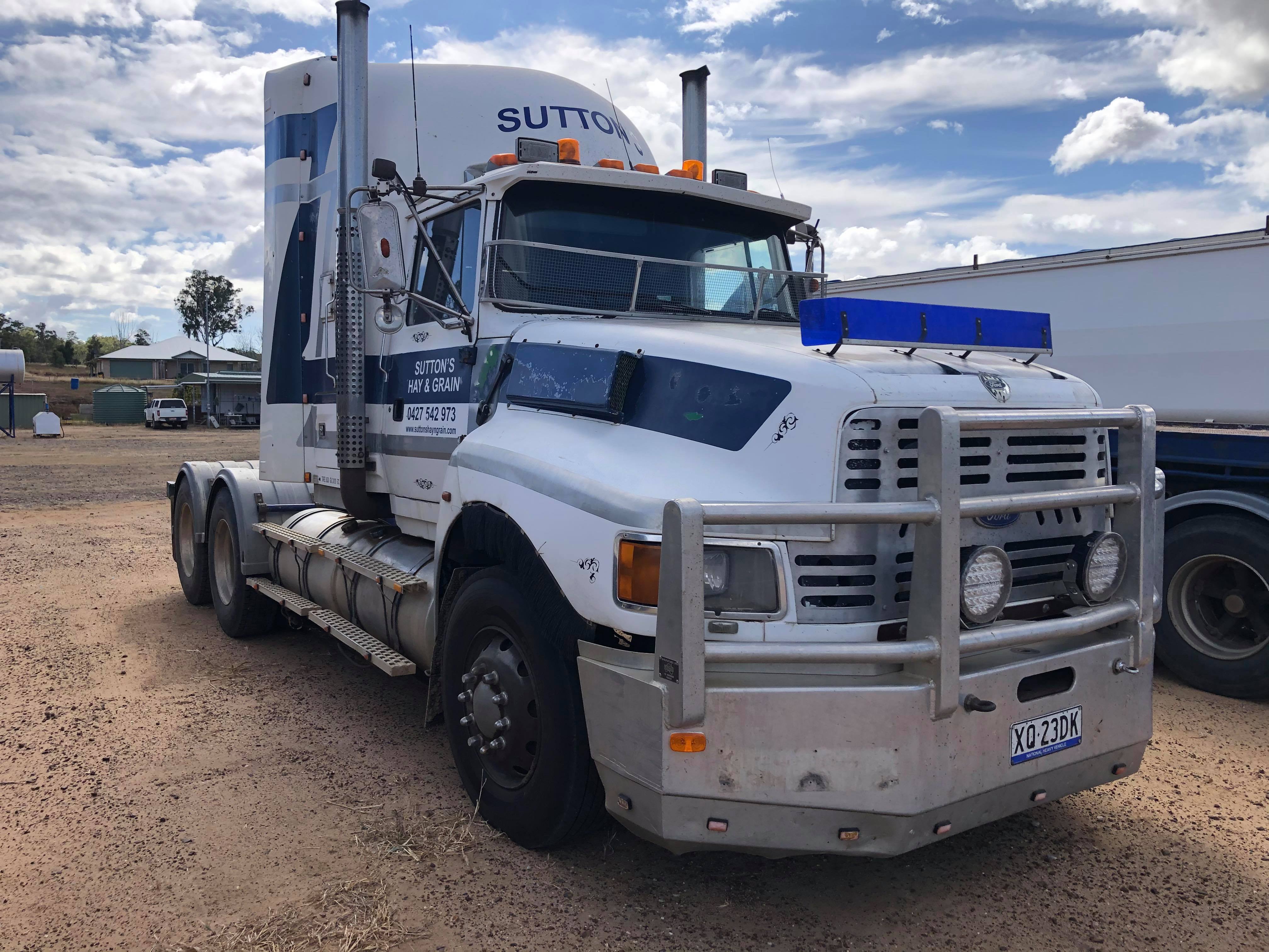 1995 FORD LOUISVILLE PRIME MOVER