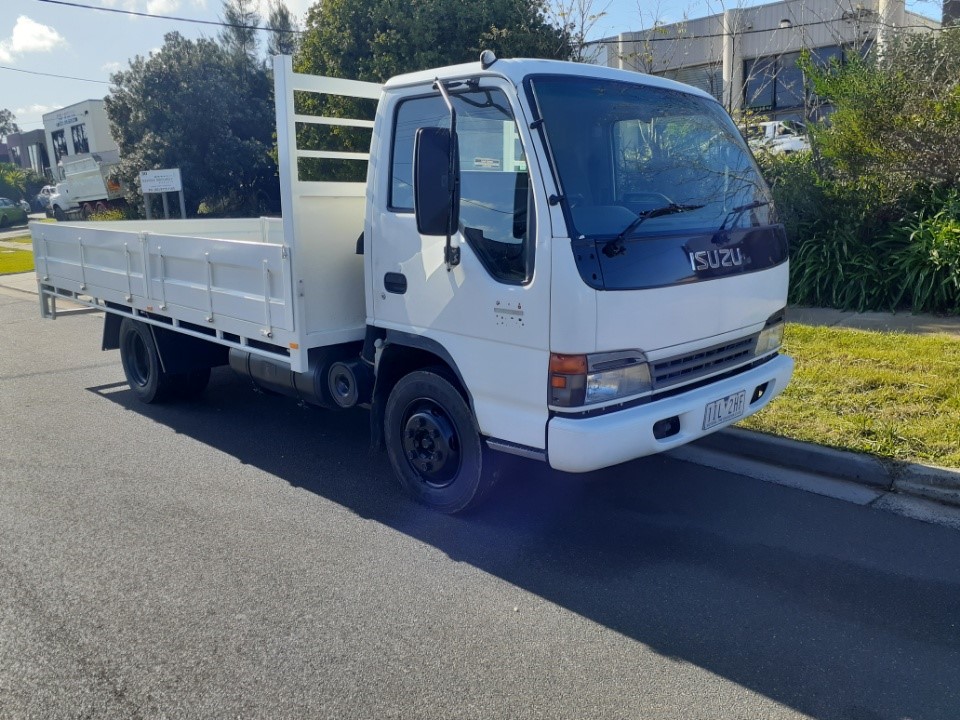 2004 ISUZU NPR