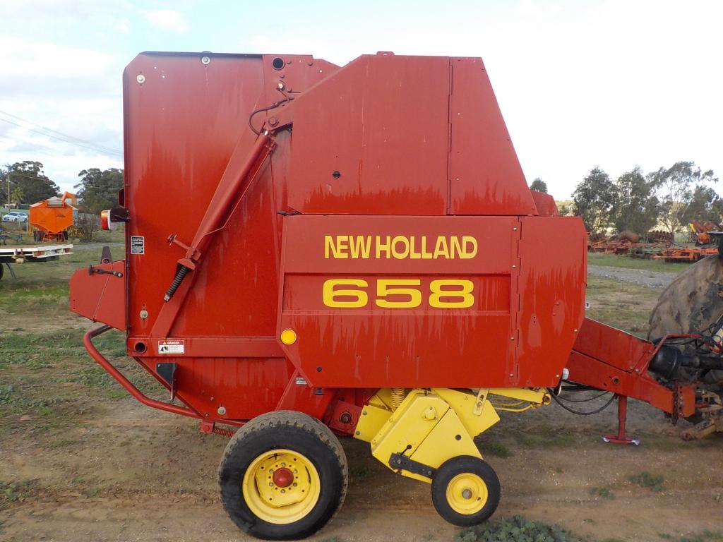 New Holland 368 Hay Baler