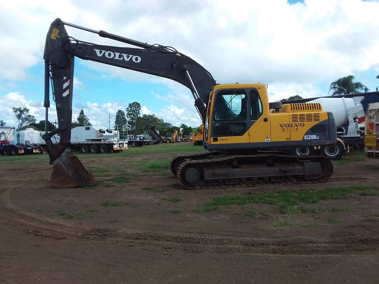 1998 Volvo EC210BLC Excavator