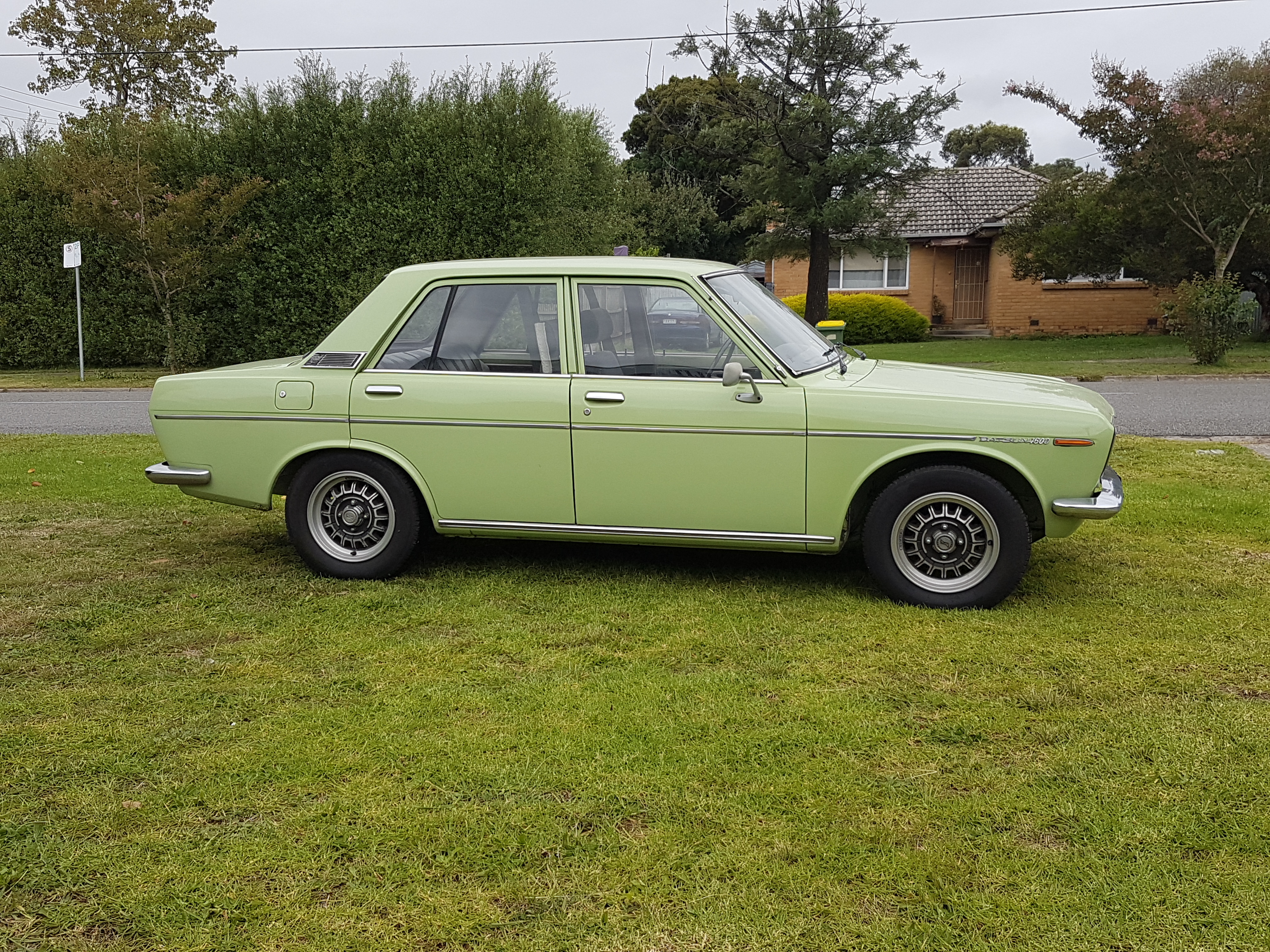 1972 DATSUN 1600 GL SEDAN