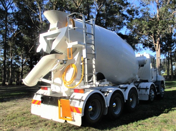 2007 MACK METROLINER CONCRETE AGITATOR 