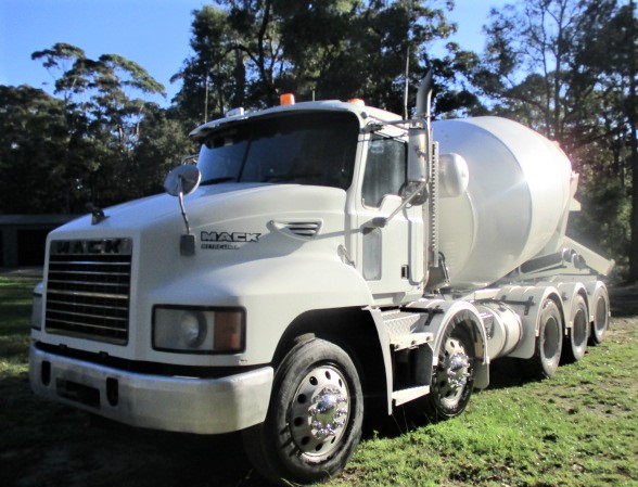 2007 MACK METROLINER CONCRETE AGITATOR