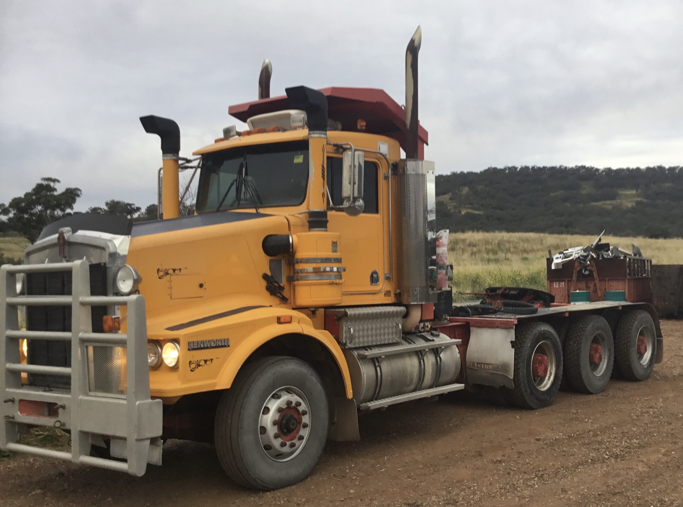 2006 KENWORTH T650 (6x4) 10 SP MANUAL C/CHAS 