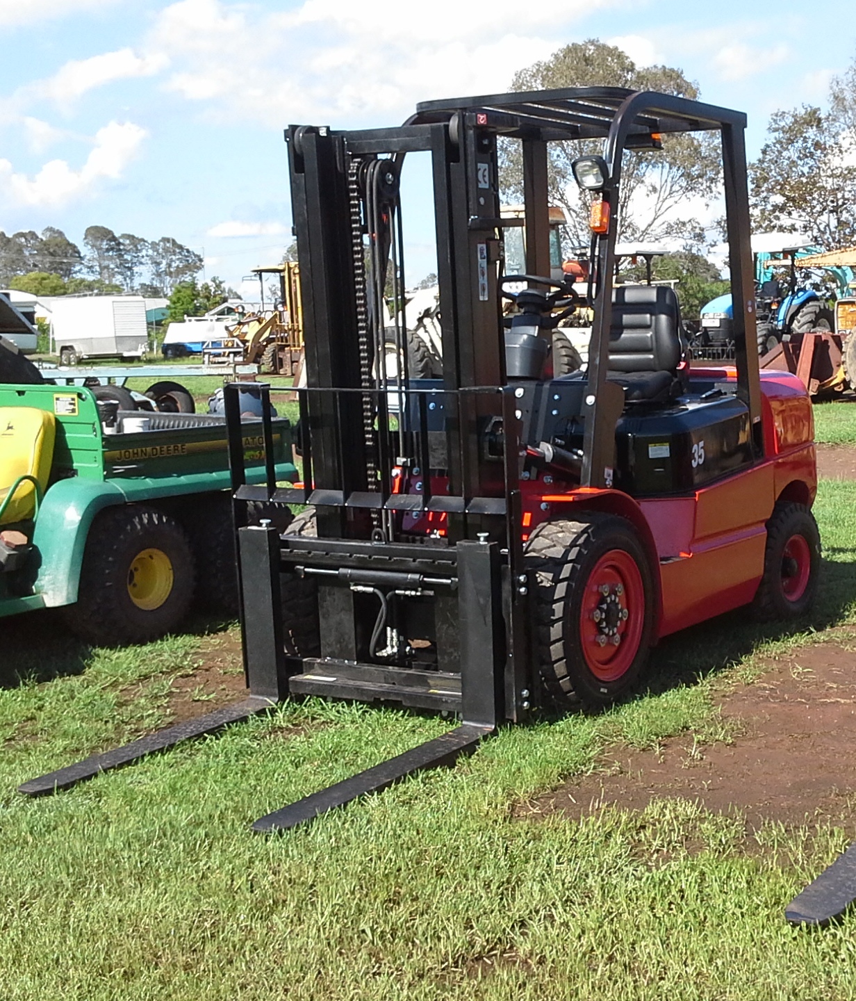 2017 Redlift 3.5 Ton Forklift