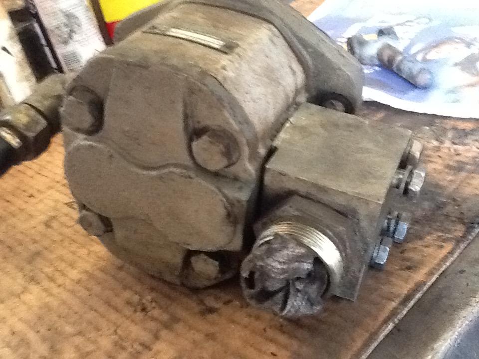 Cummins JIHOSTROJ Hydraulic Pump