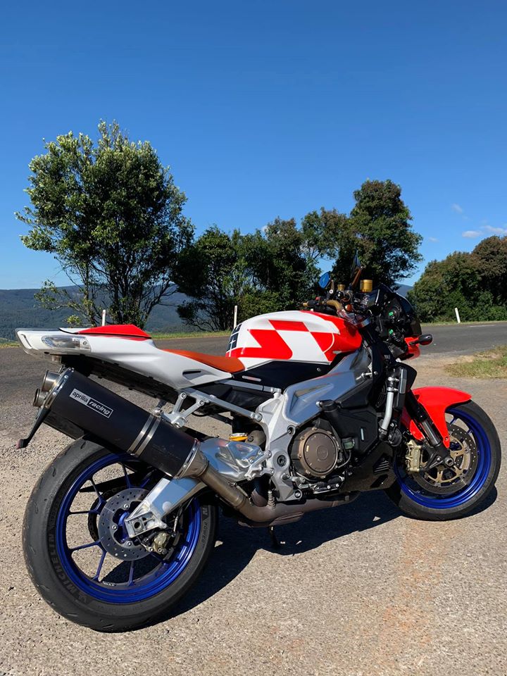 2007 APRILIA 1000R SPORTS BIKE