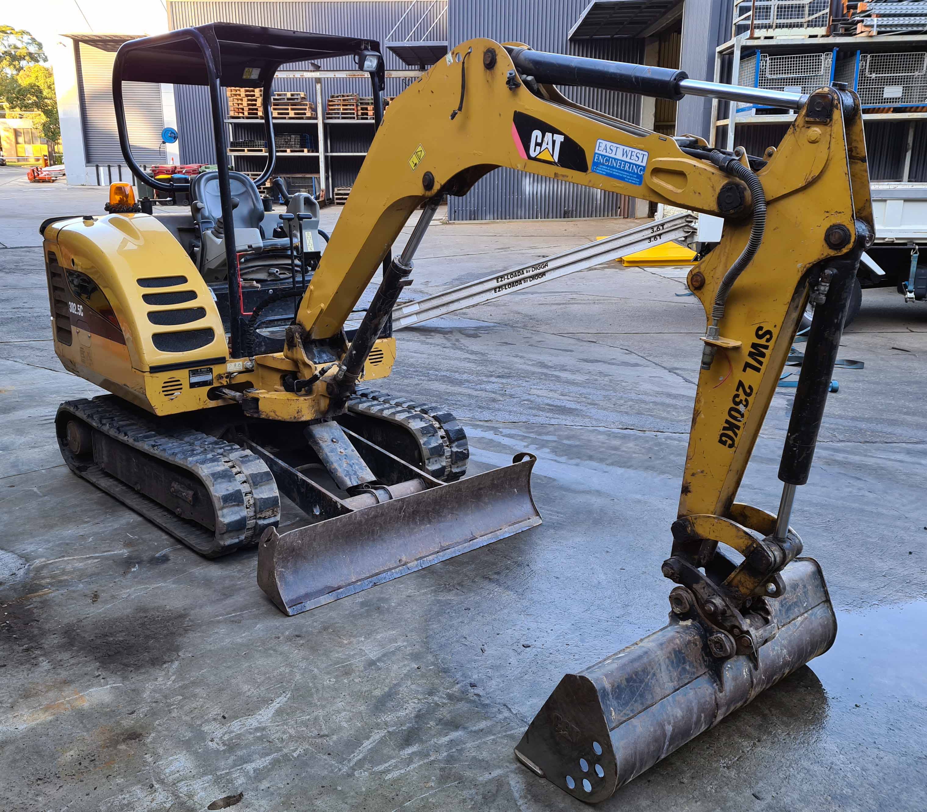2008 CAT 302.5C EXCAVATOR 