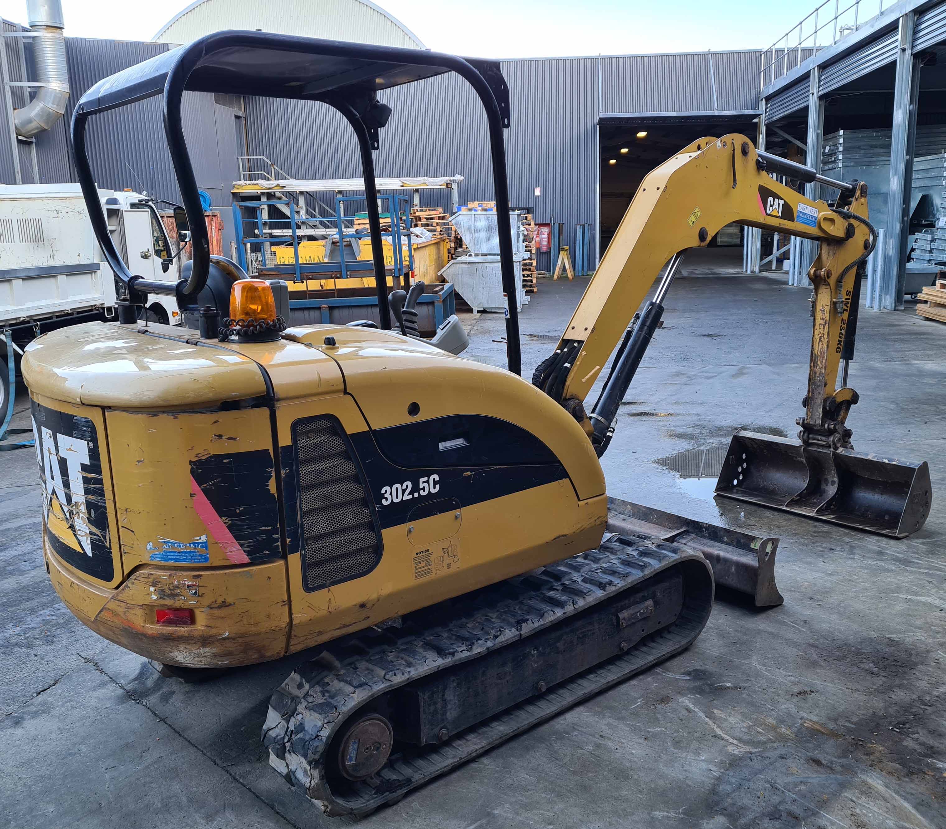 2008 CAT 302.5C EXCAVATOR 