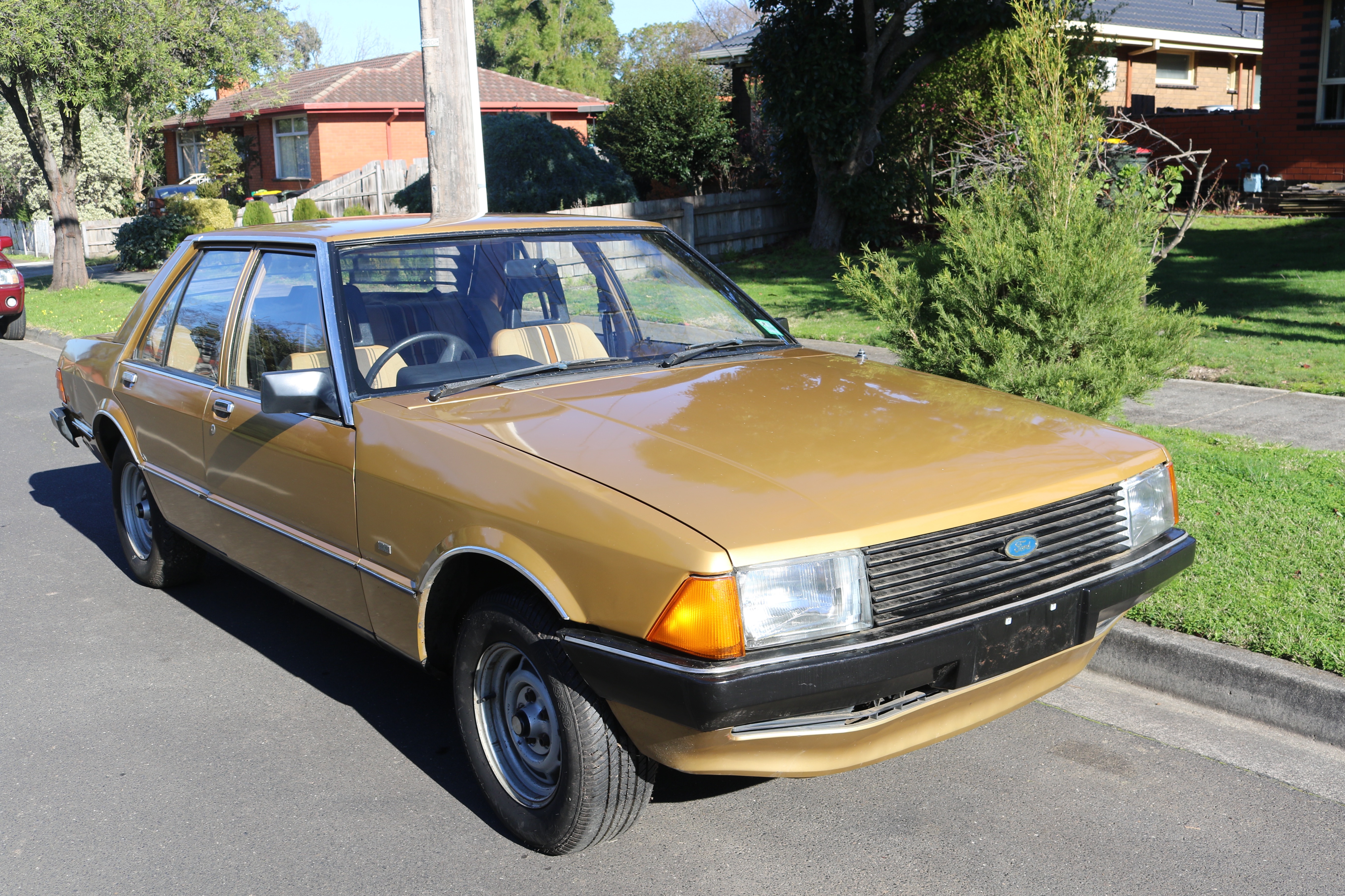 1980 FORD FALCON XD GL SEDAN 