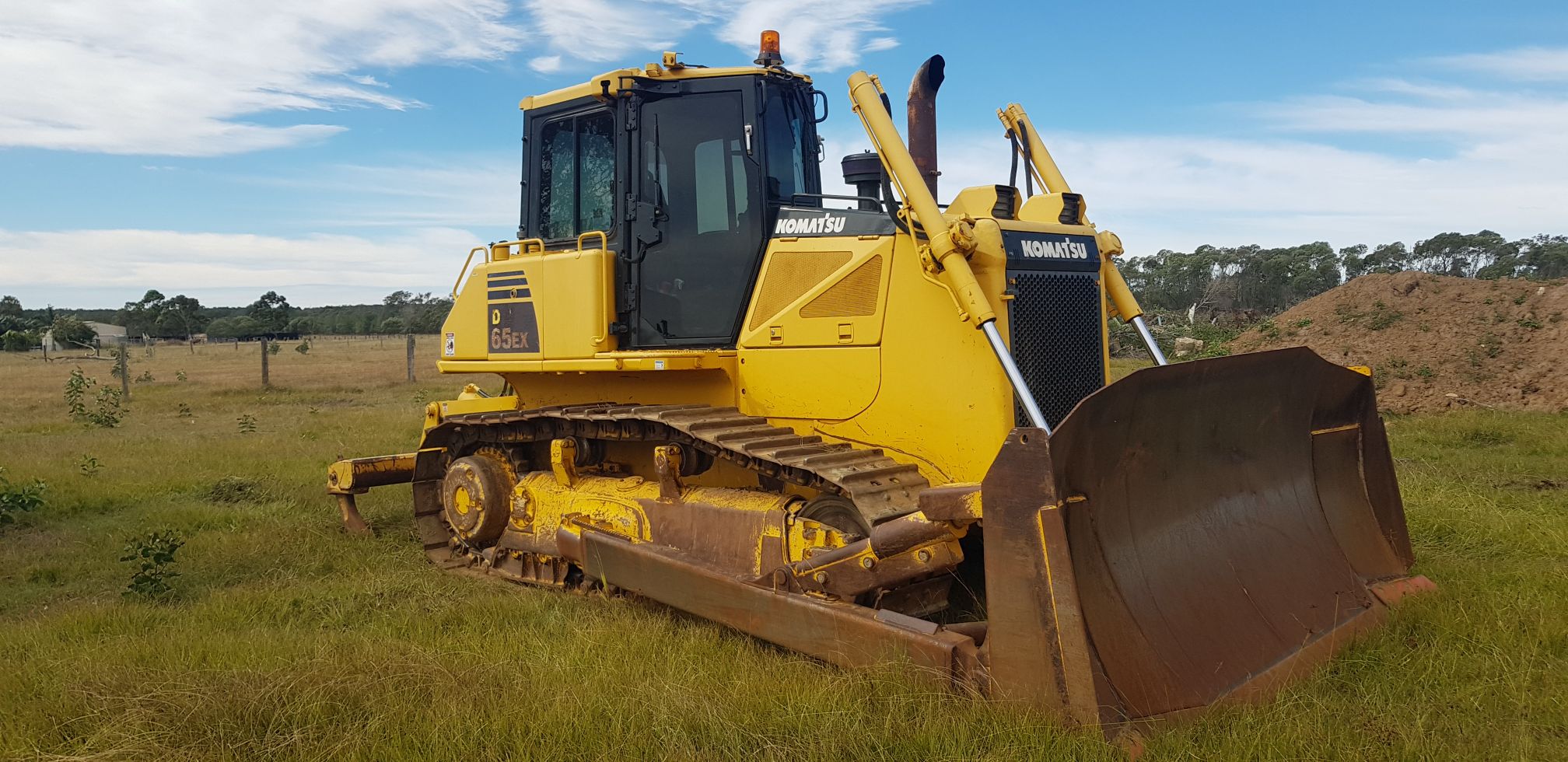 2011 KOMATSU D65EX-16 DOZER