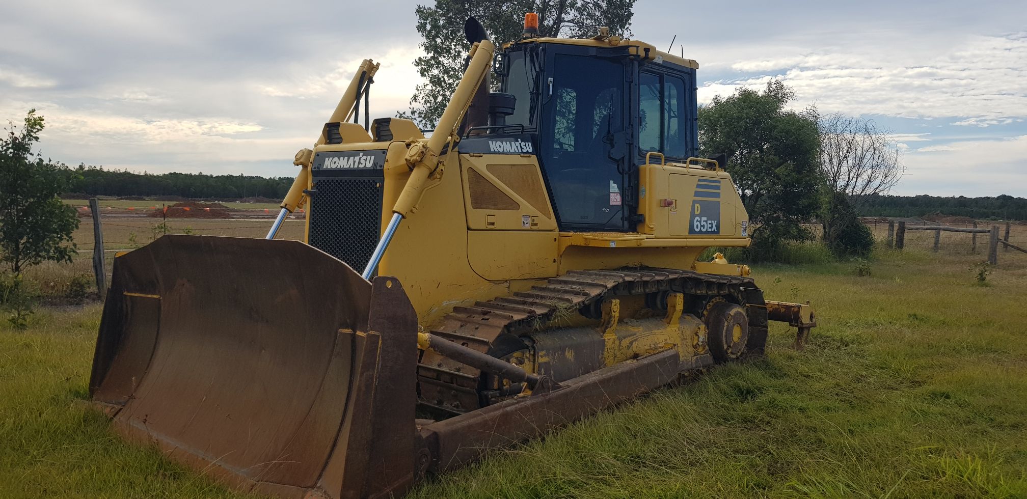 2011 KOMATSU D65EX-16 DOZER