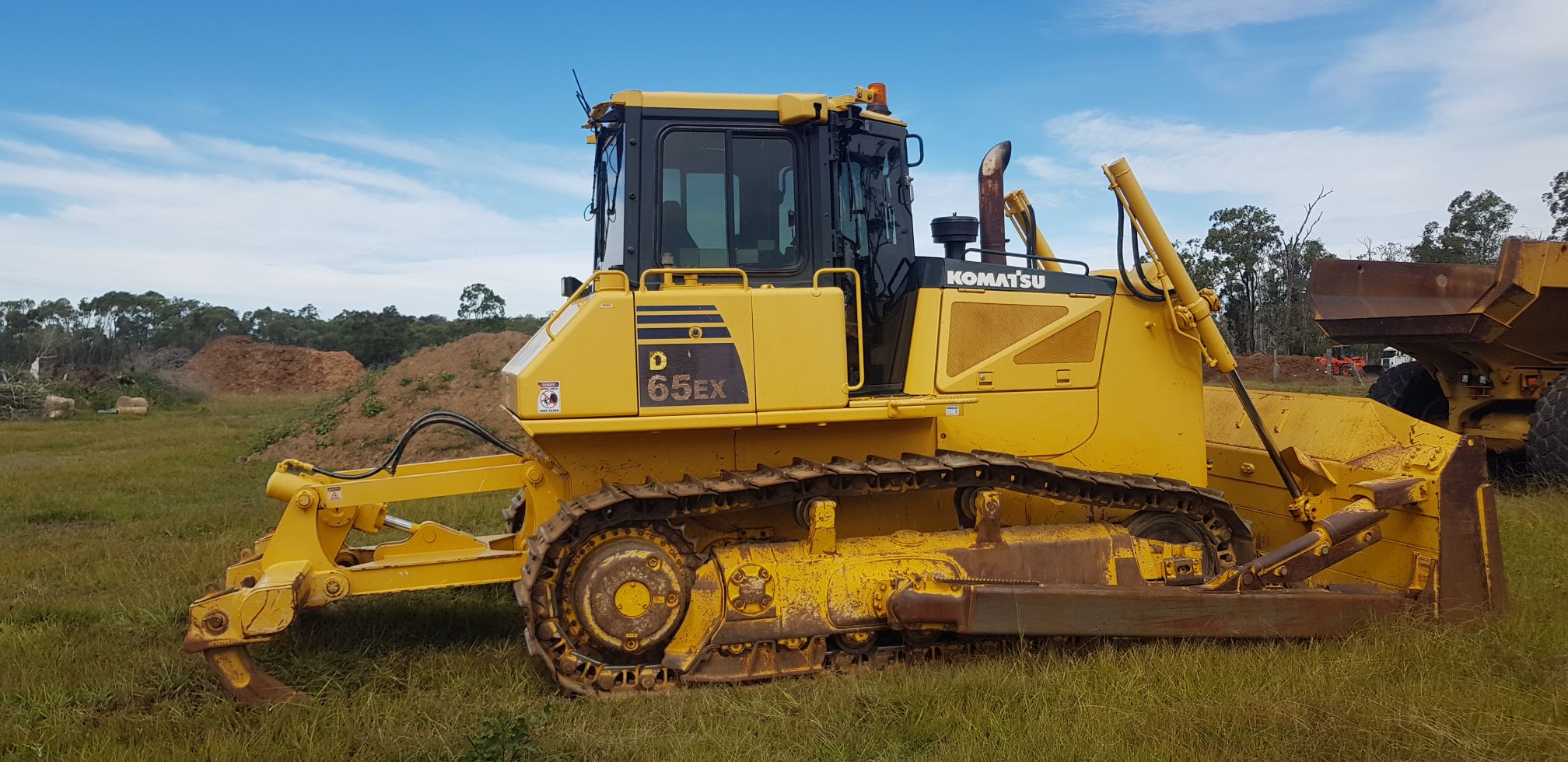 2011 KOMATSU D65EX-16 DOZER