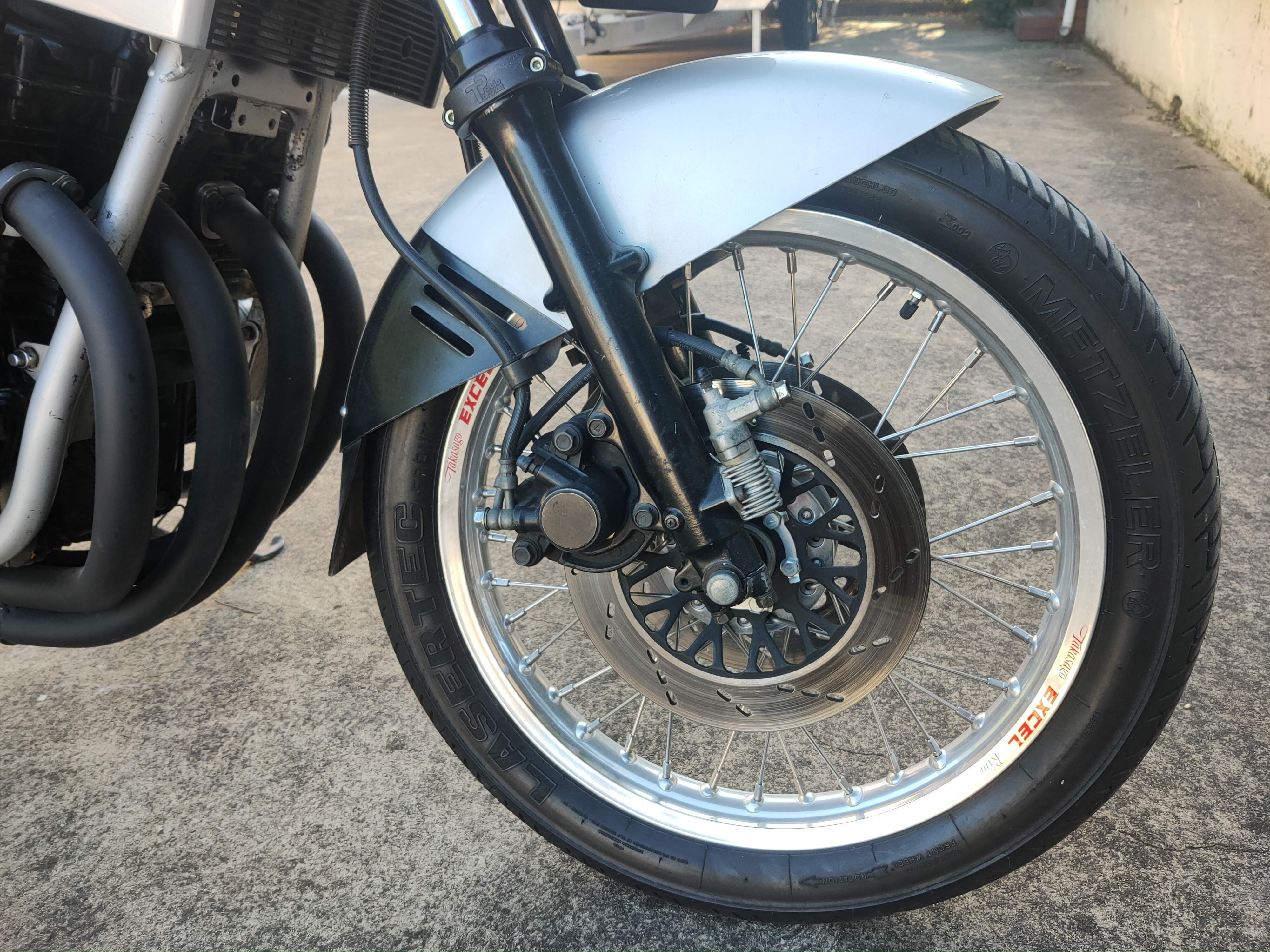 1983 SUZUKI GSX1000SXD KATANA RACING BIKE