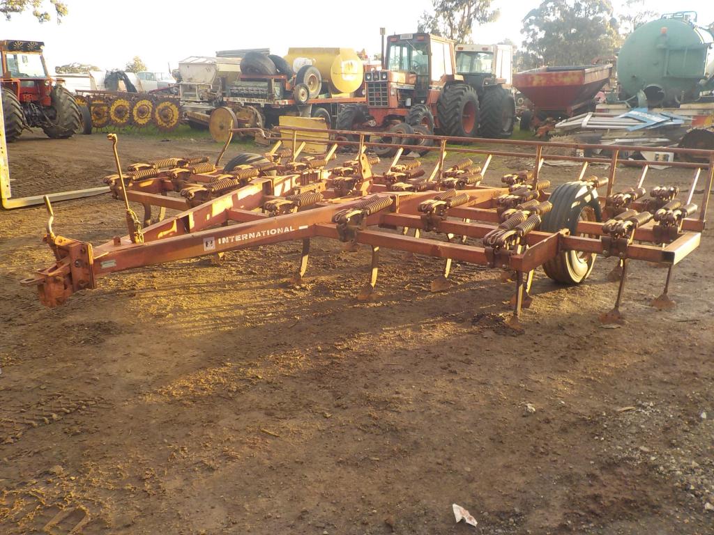 International Scarifier 33 Tyne