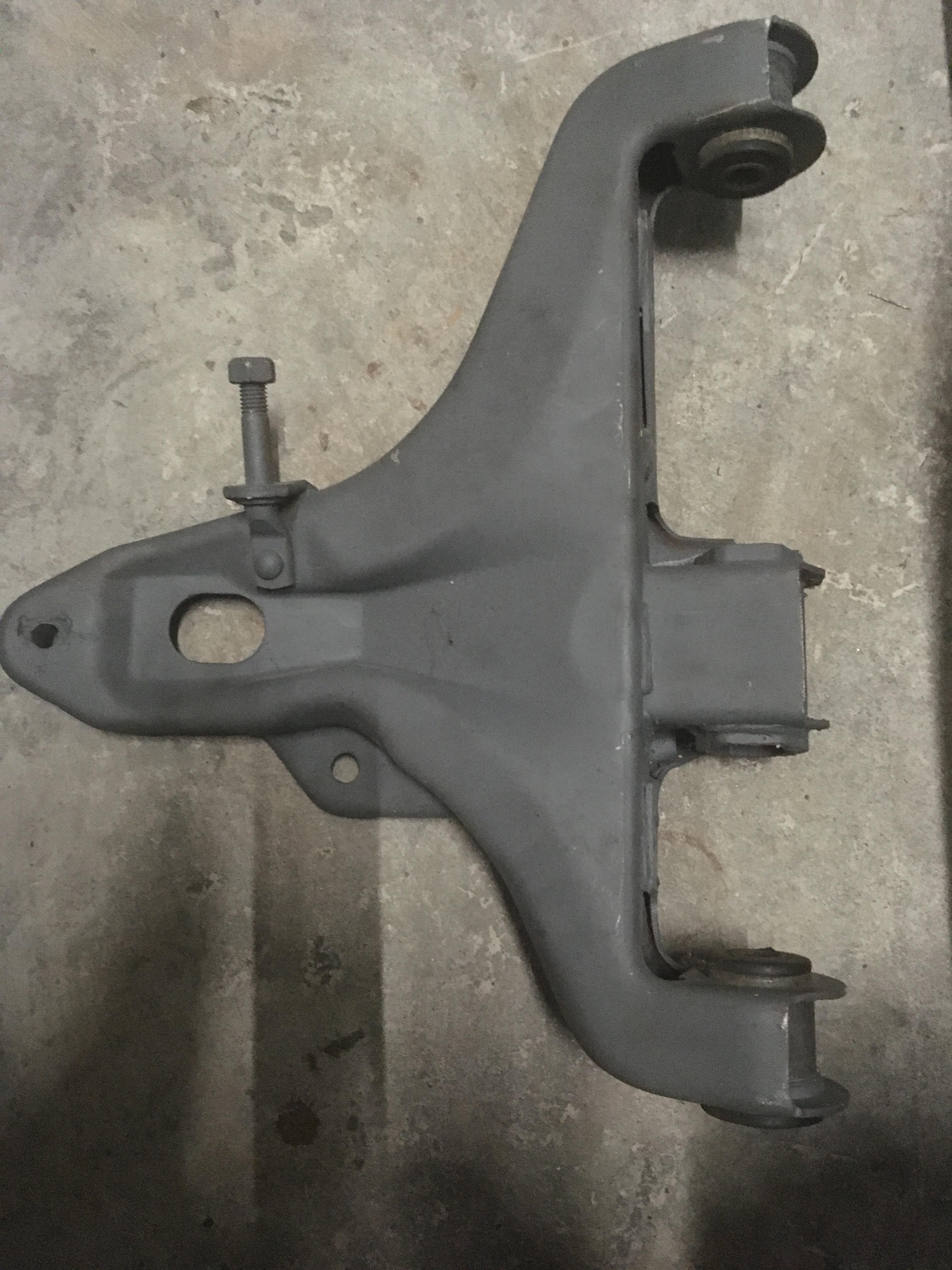 CADILLAC FRONT LOWER SUSPENSION CONTROL ARM