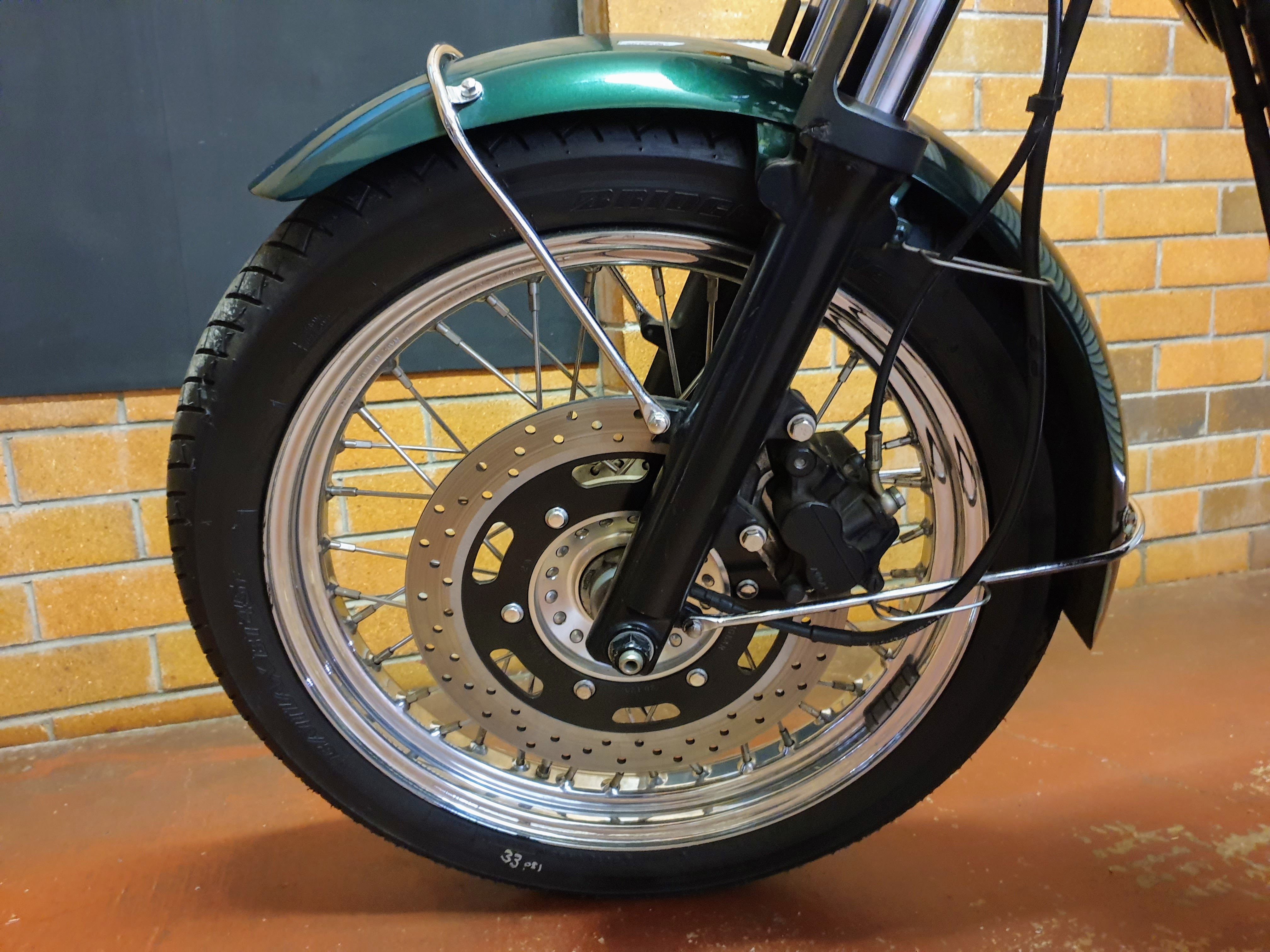 2005 TRIUMPH BONNEVILLE T100 ROAD BIKE