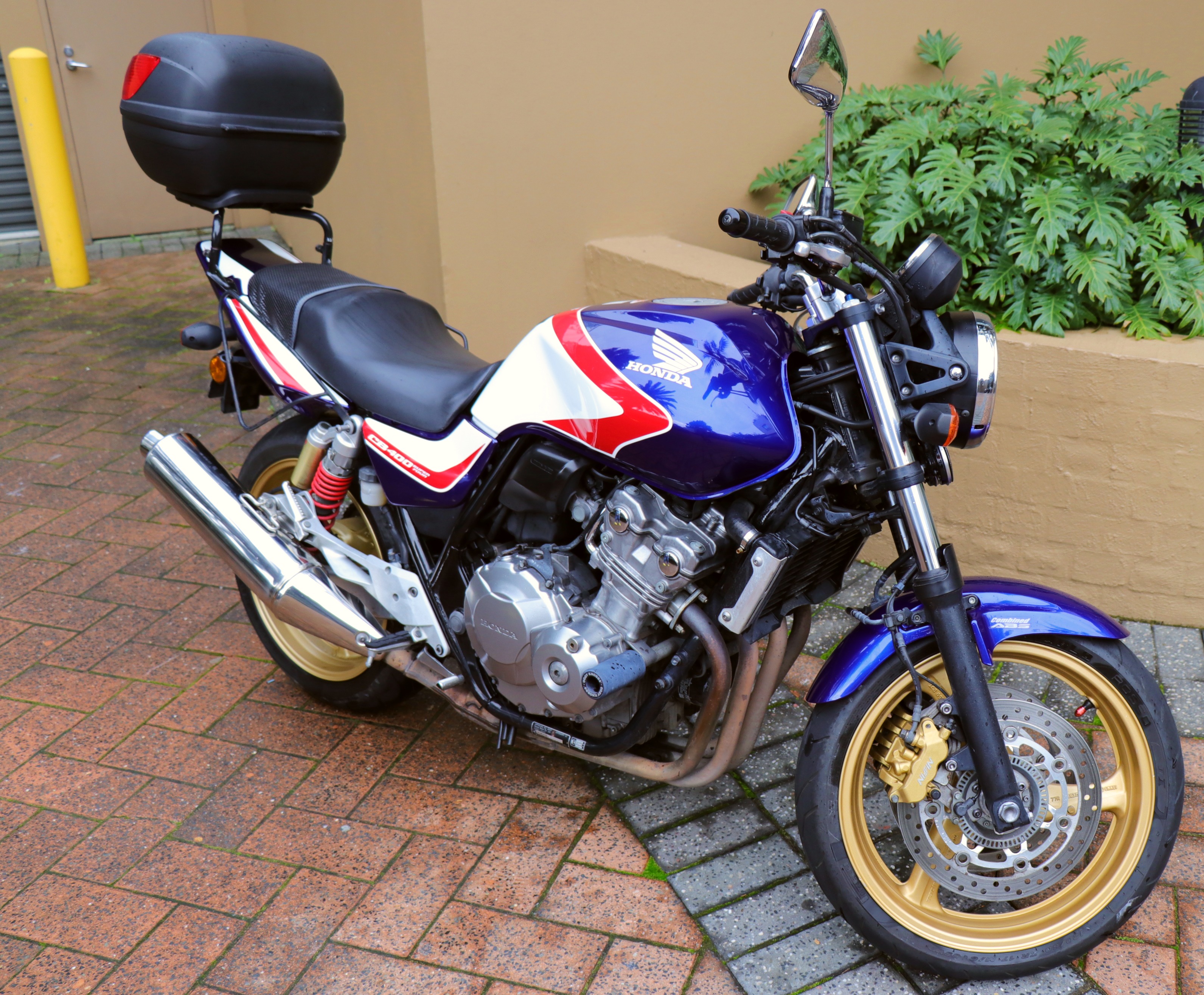 2009 HONDA CB400 SUPER 4 ROAD BIKE