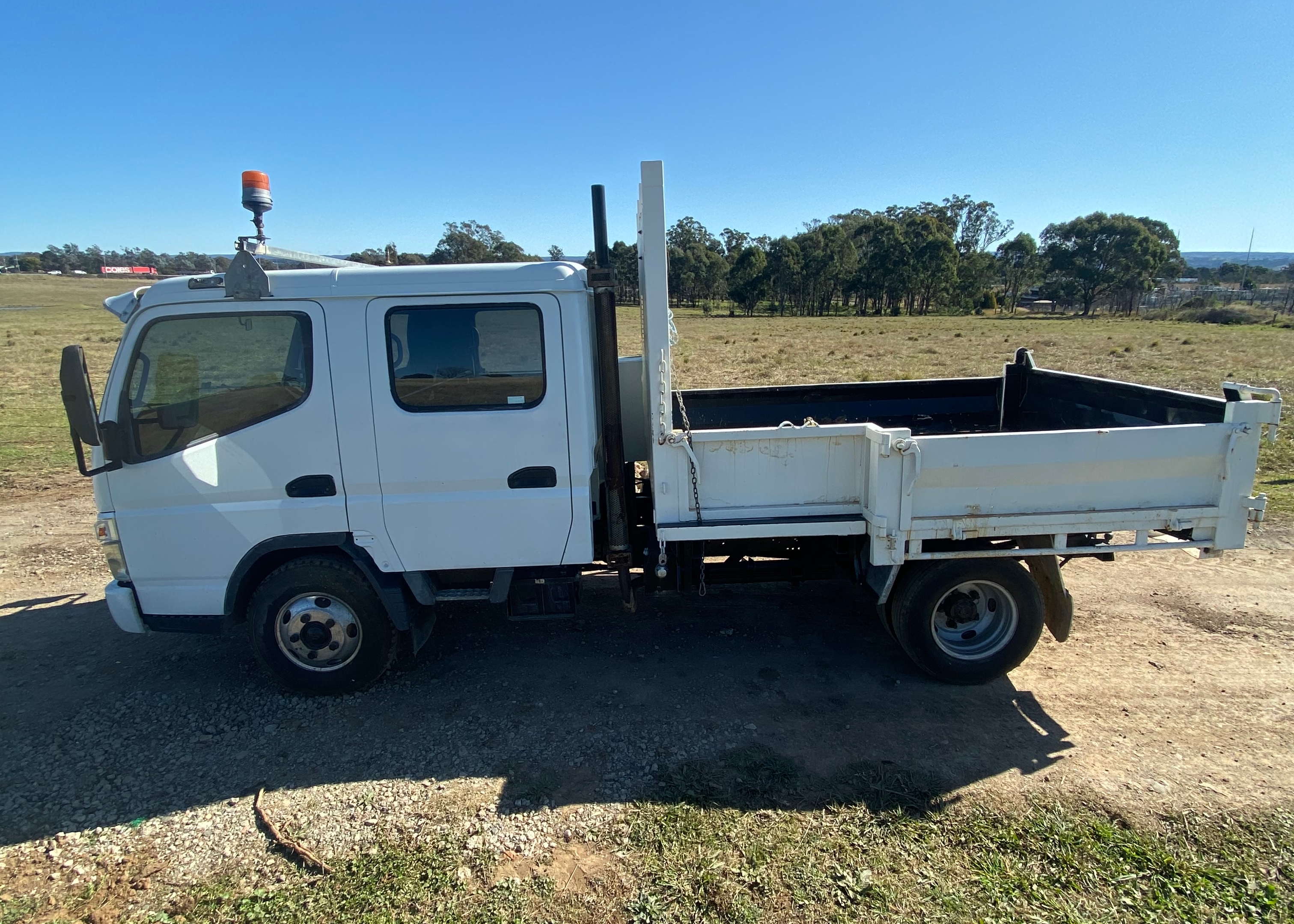 2007 MITSUBISHI CANTER 4X2 CREW CAB TIPPER