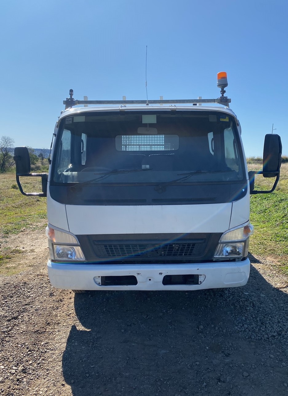 2007 MITSUBISHI CANTER 4X2 CREW CAB TIPPER