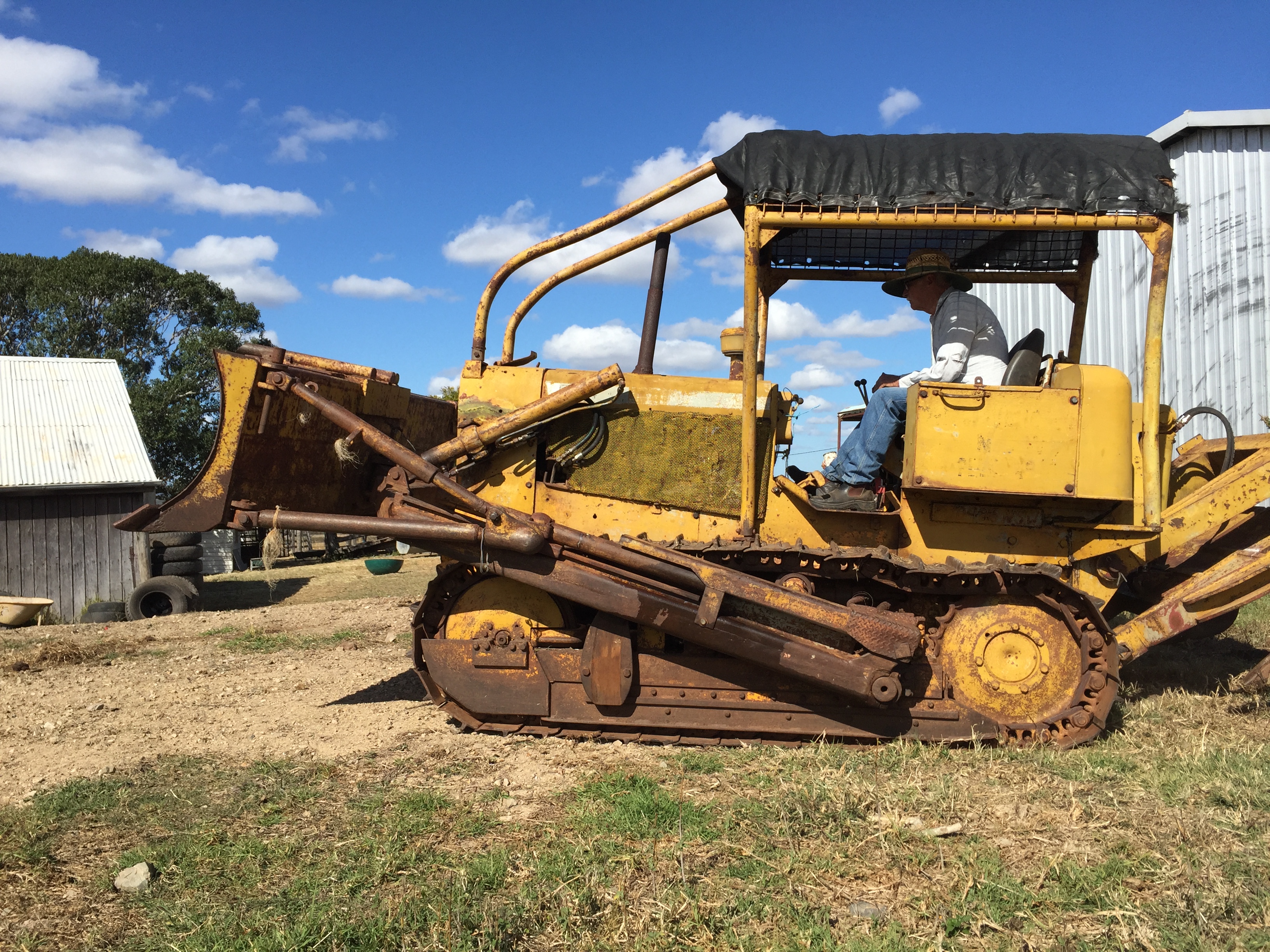CASE 75HP DOZER