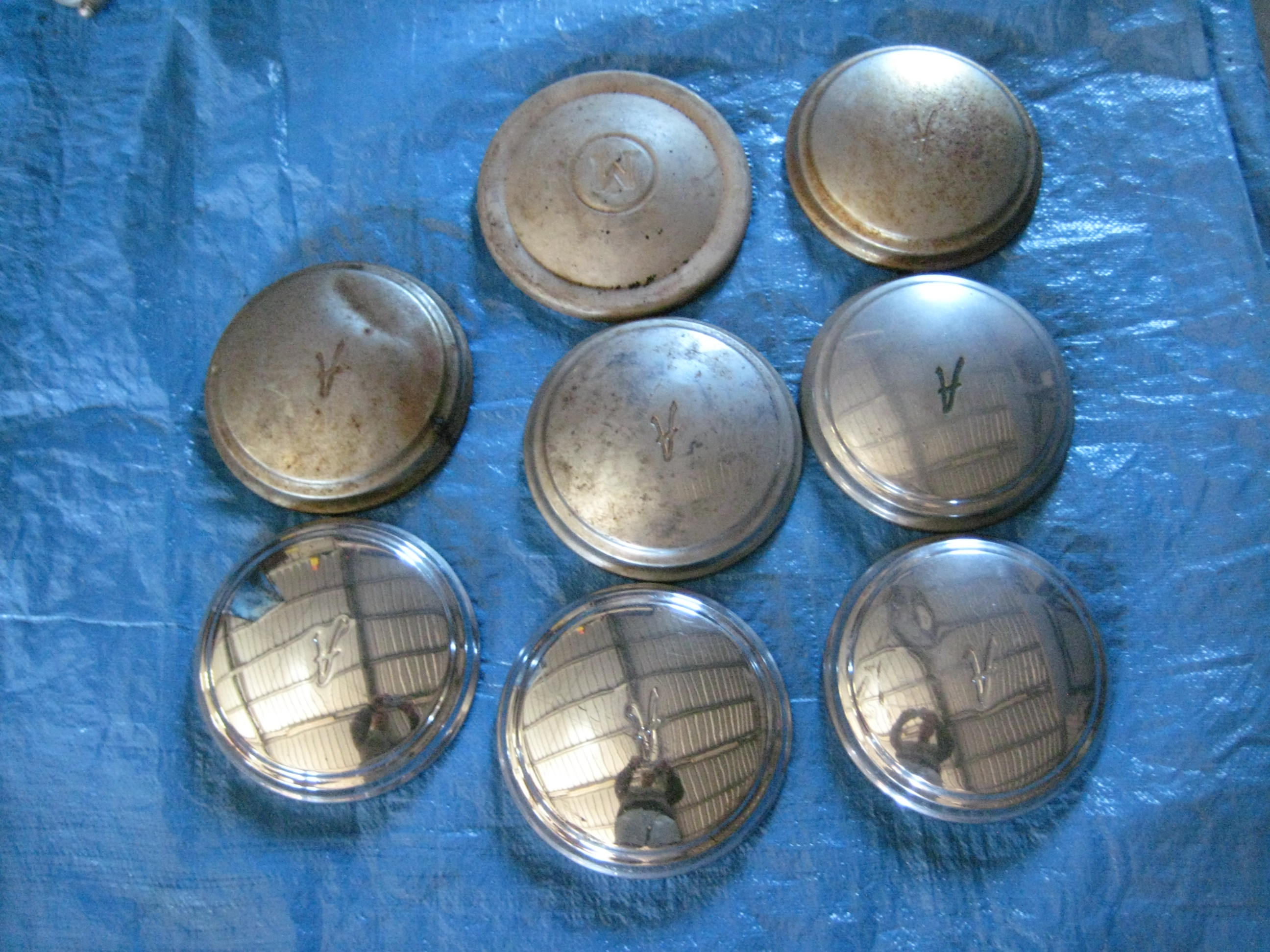 AUSTIN A30 HUB CAPS (7)