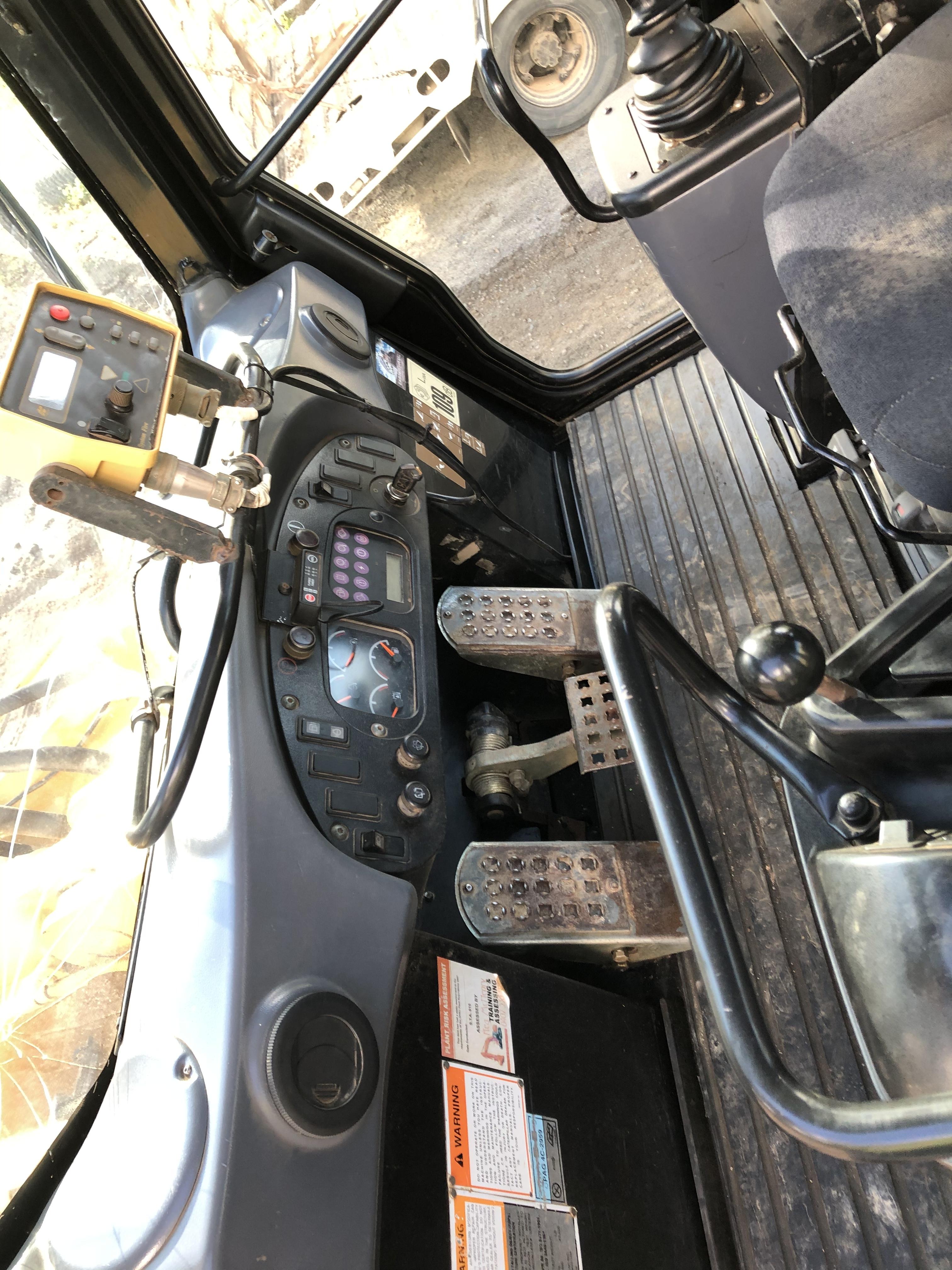 CATERPILLAR 953C DOZER