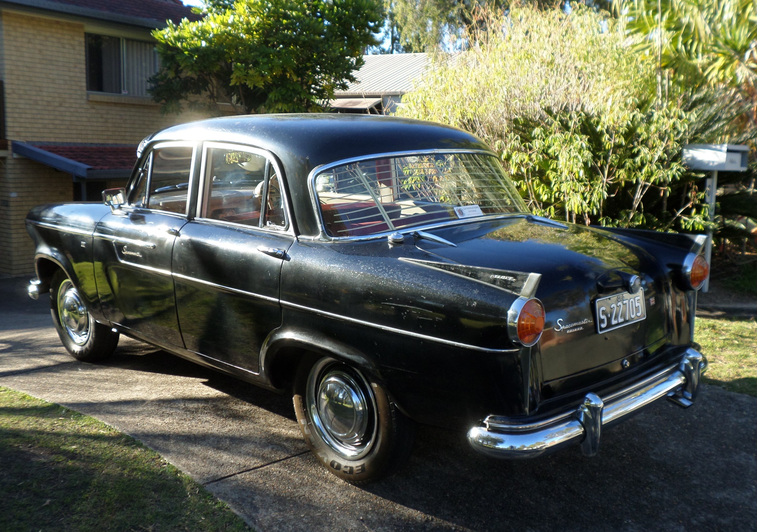 1957 STANDARD VANGUARD PHASE III SPACEMASTER SEDAN 