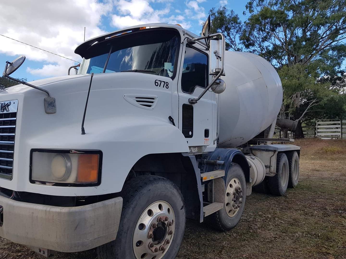 2007 MACK METROLINER CEMENT TRUCK