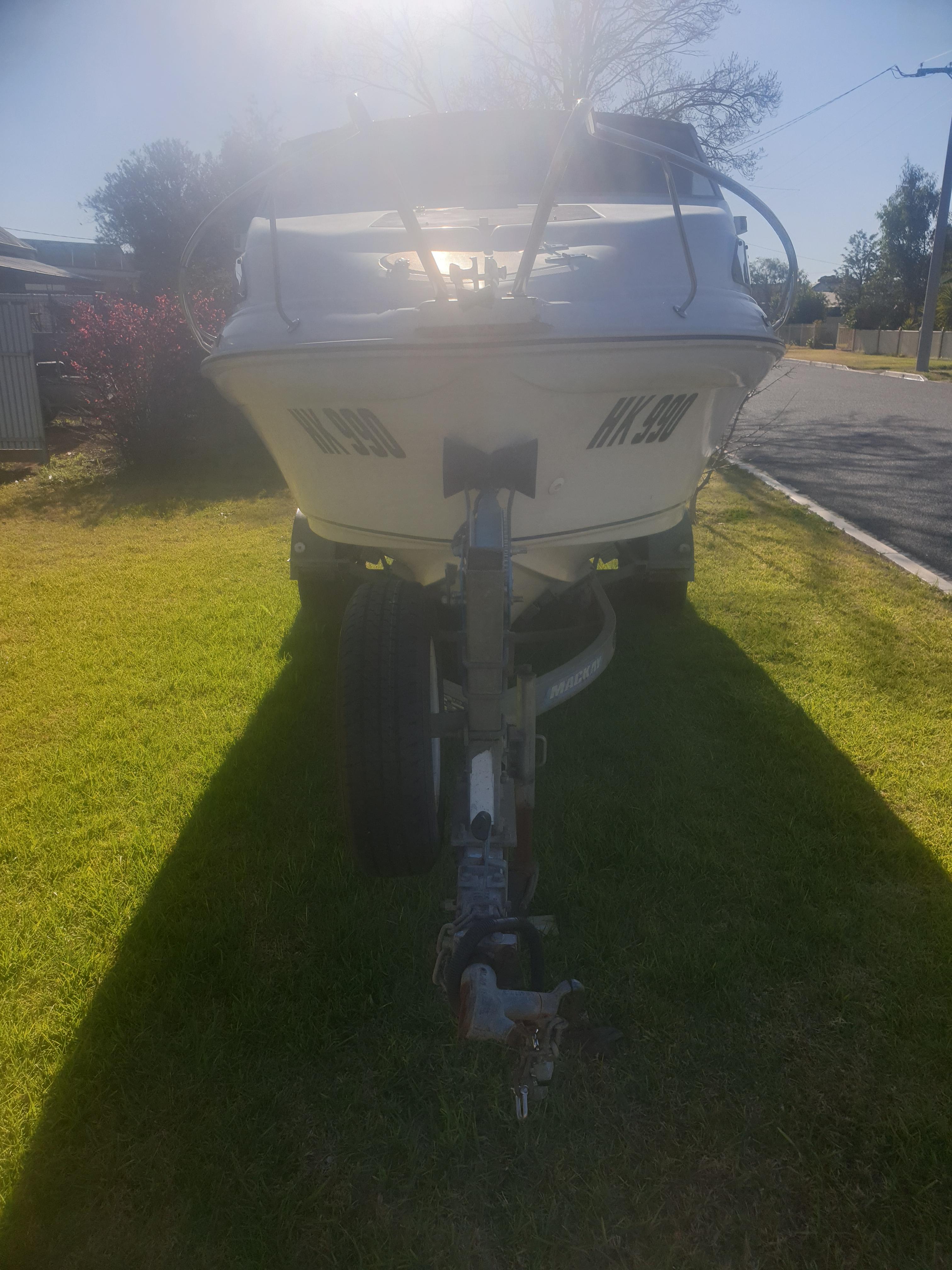2004 HAINES SIGNATURE 520 C CUDDY CABIN 