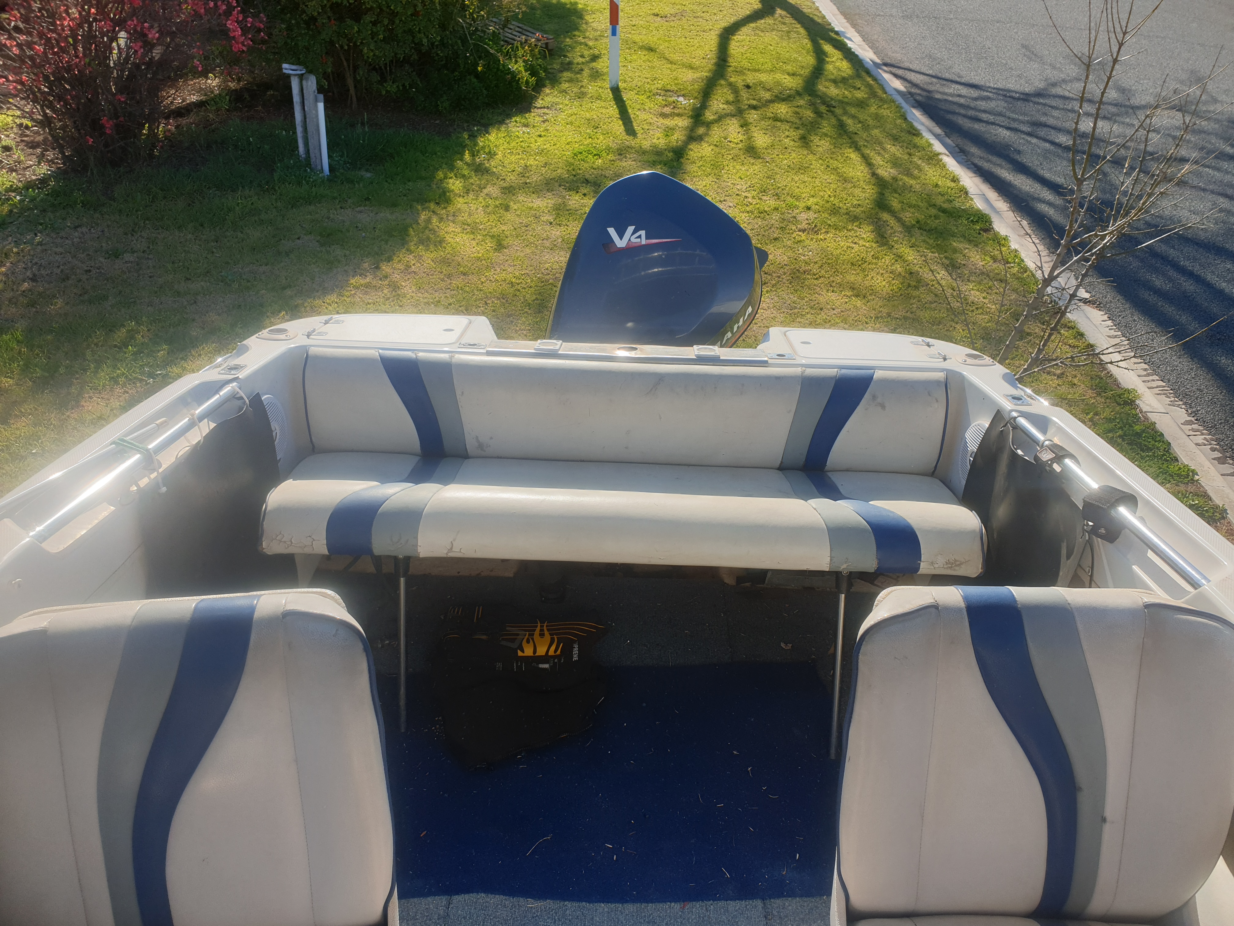 2004 HAINES SIGNATURE 520 C CUDDY CABIN 