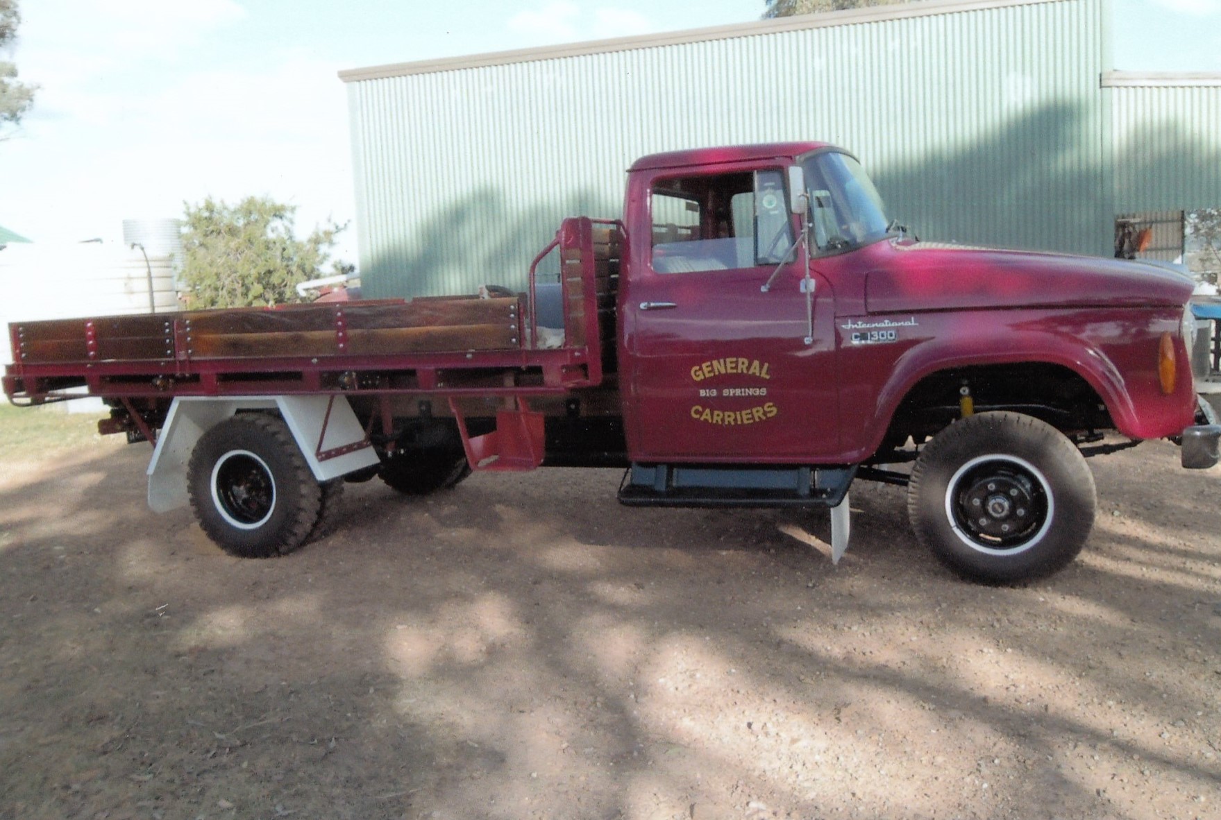 1971 INTERNATIONAL C1300 4X4 TRUCK