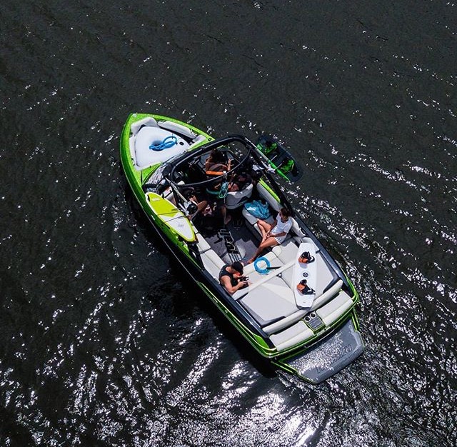 2015 MALIBU WAKESETTER 23 LSV SKI BOAT